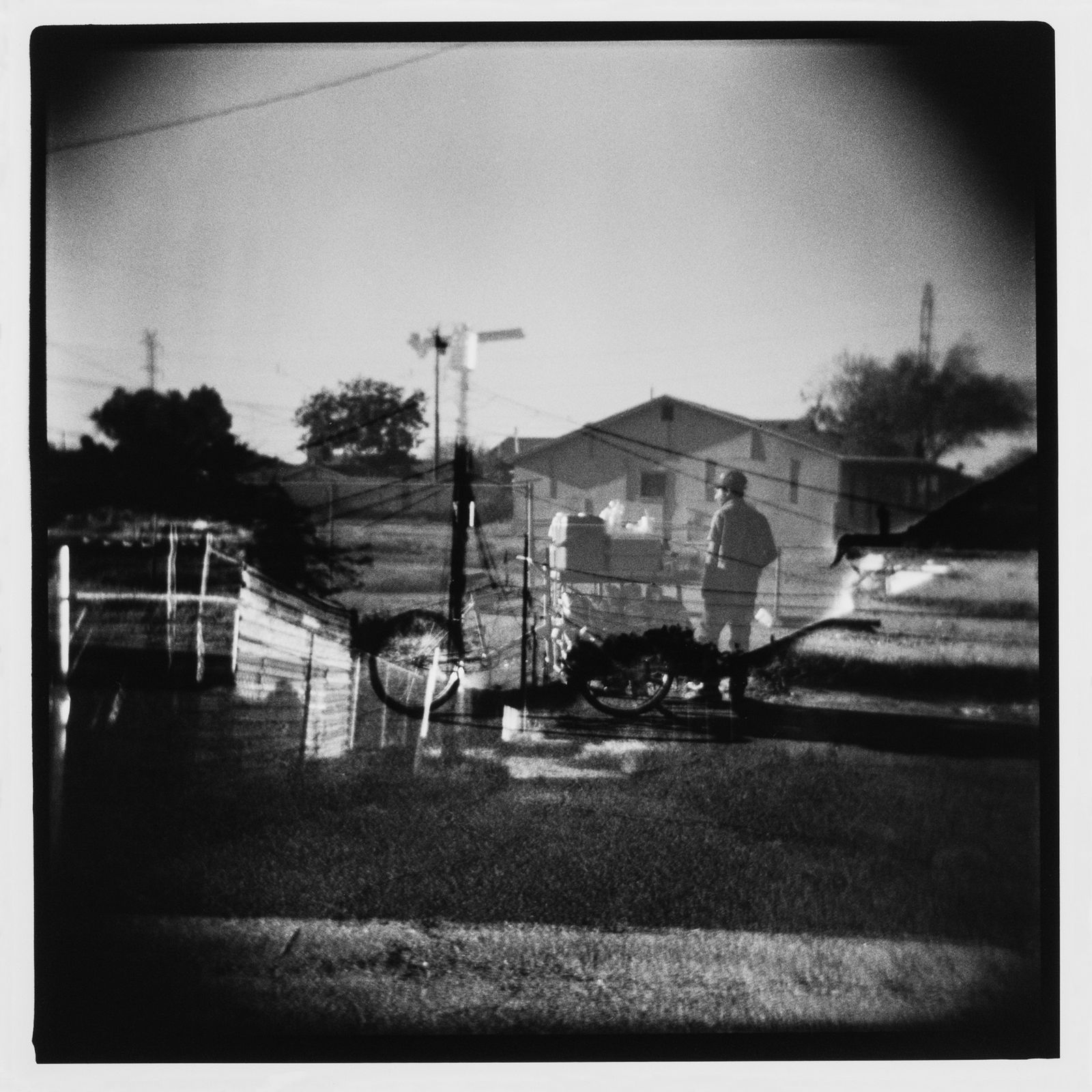 © Elizabeth Z. Pineda - Image from the Caught between Two Worlds photography project