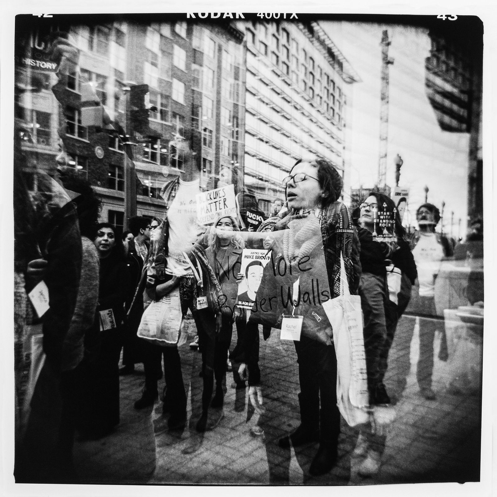 © Elizabeth Z. Pineda - Image from the Caught between Two Worlds photography project