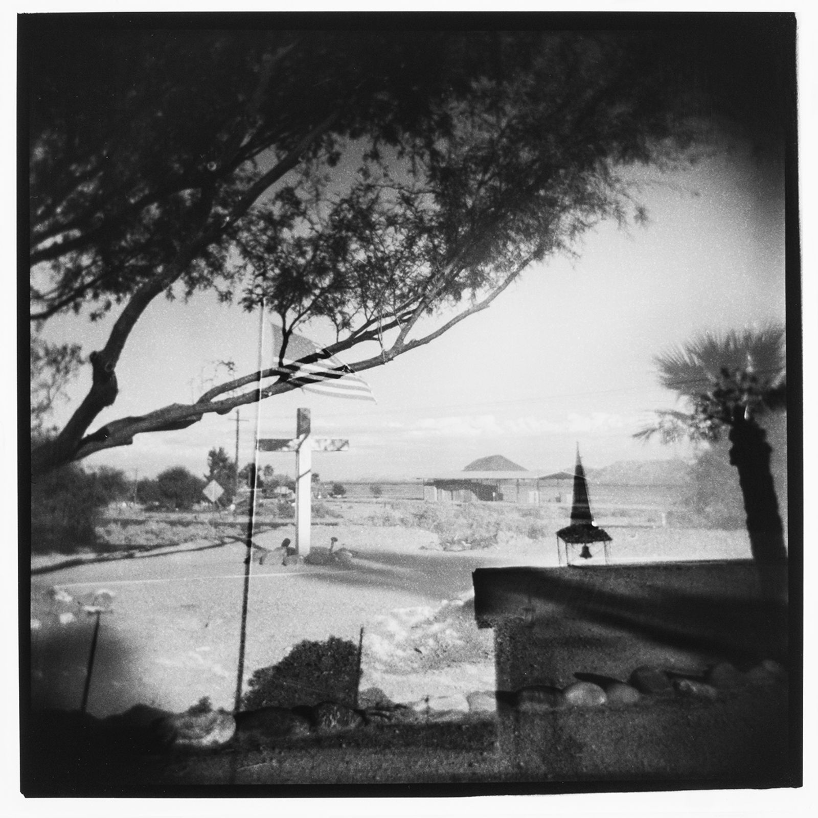 © Elizabeth Z. Pineda - Image from the Caught between Two Worlds photography project