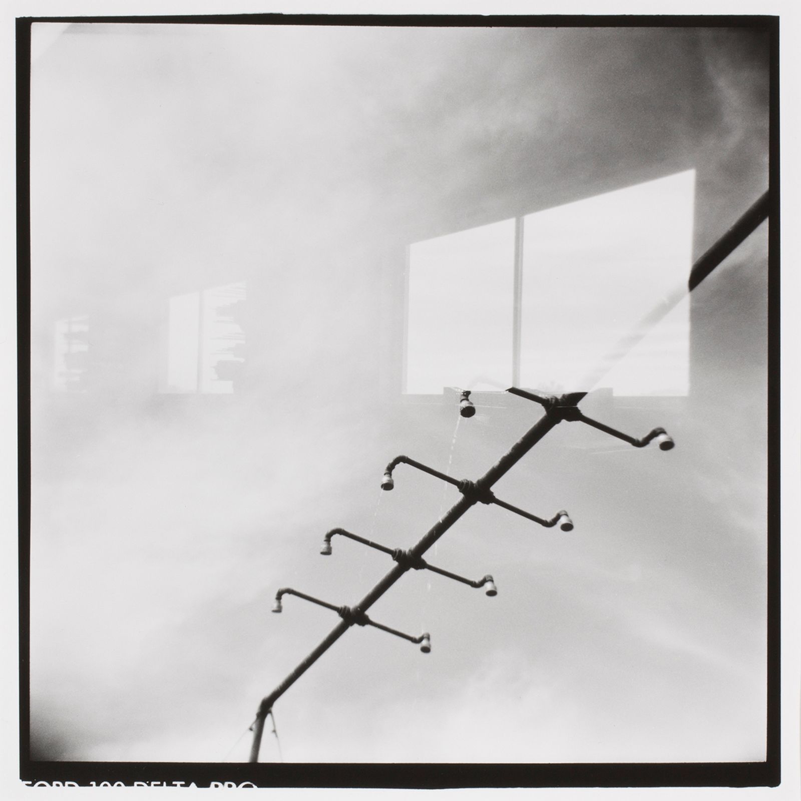 © Elizabeth Z. Pineda - Image from the Caught between Two Worlds photography project