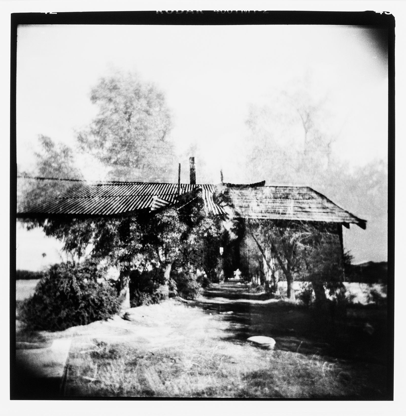© Elizabeth Z. Pineda - Image from the Caught between Two Worlds photography project