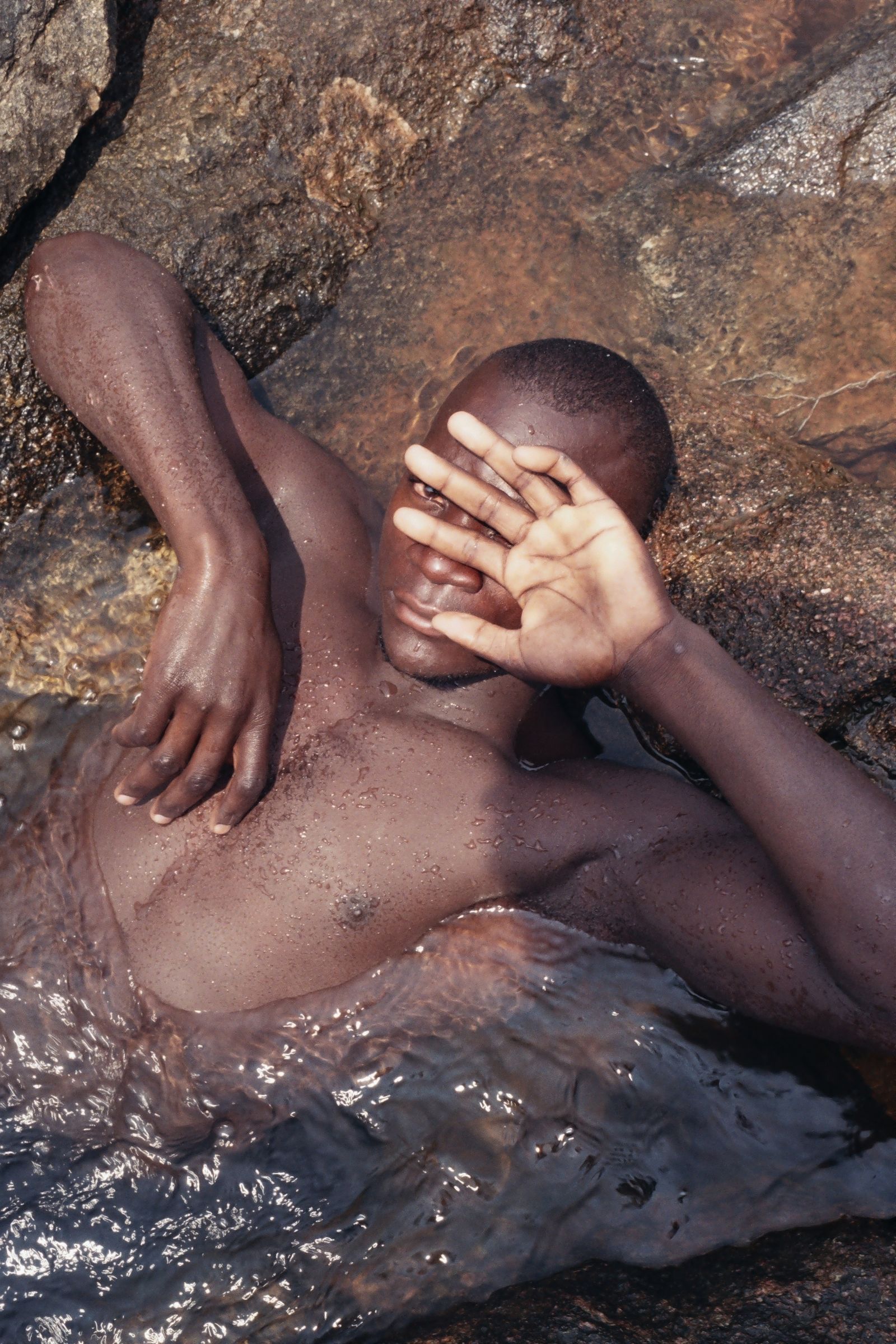 © Denisse Ariana Pérez - Image from the "Men and Water" photography project