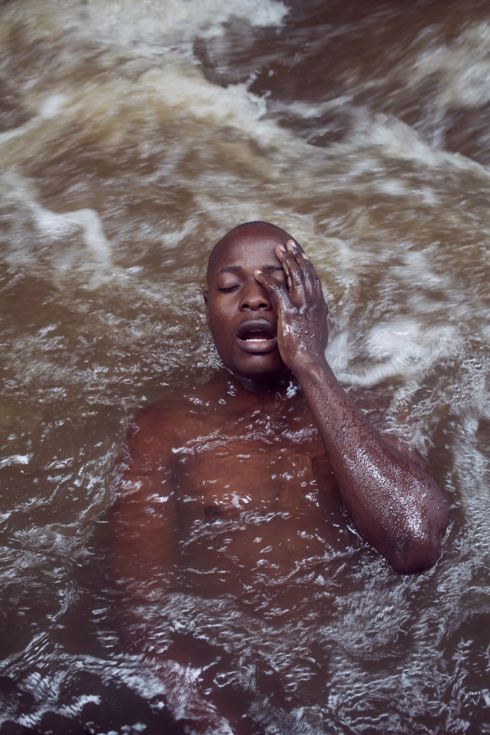 © Denisse Ariana Pérez - Image from the "Men and Water" photography project