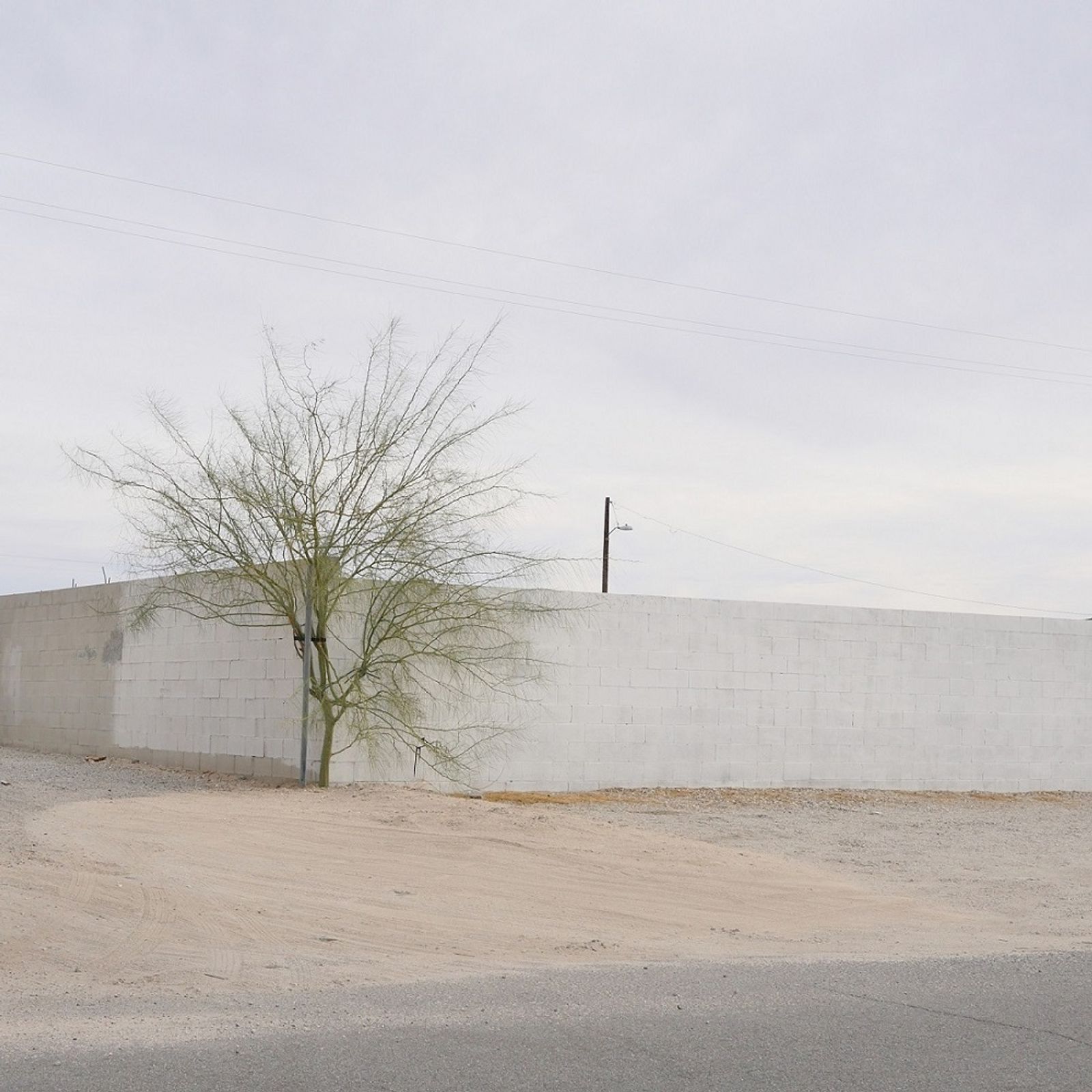 © Emmanuel Monzon - Image from the URBAN SPRAWL-EMPTINESS photography project