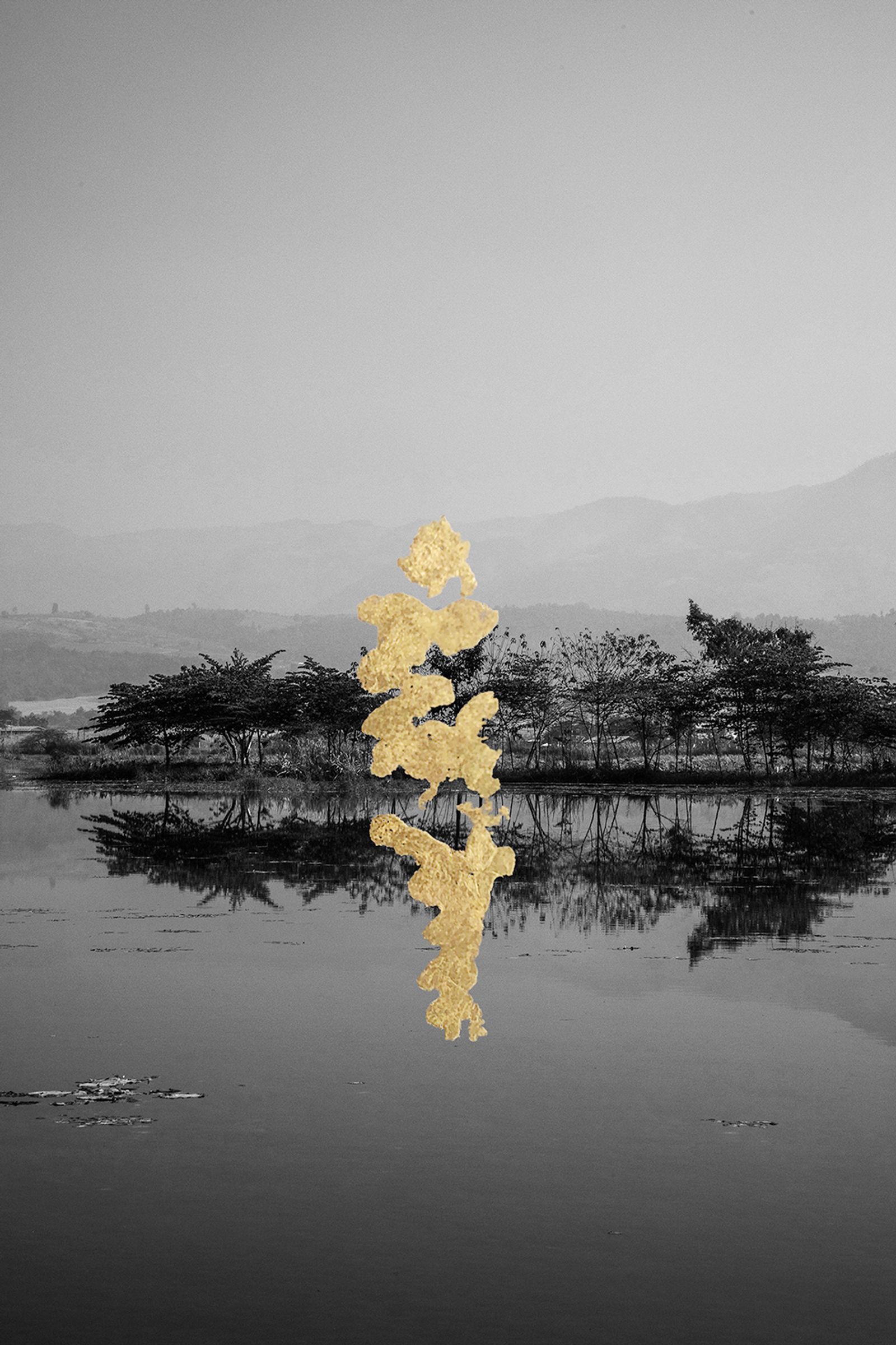 © andrea alkalay - Kutho / Landscape III (Landscape reflected on water. Gold intervention )