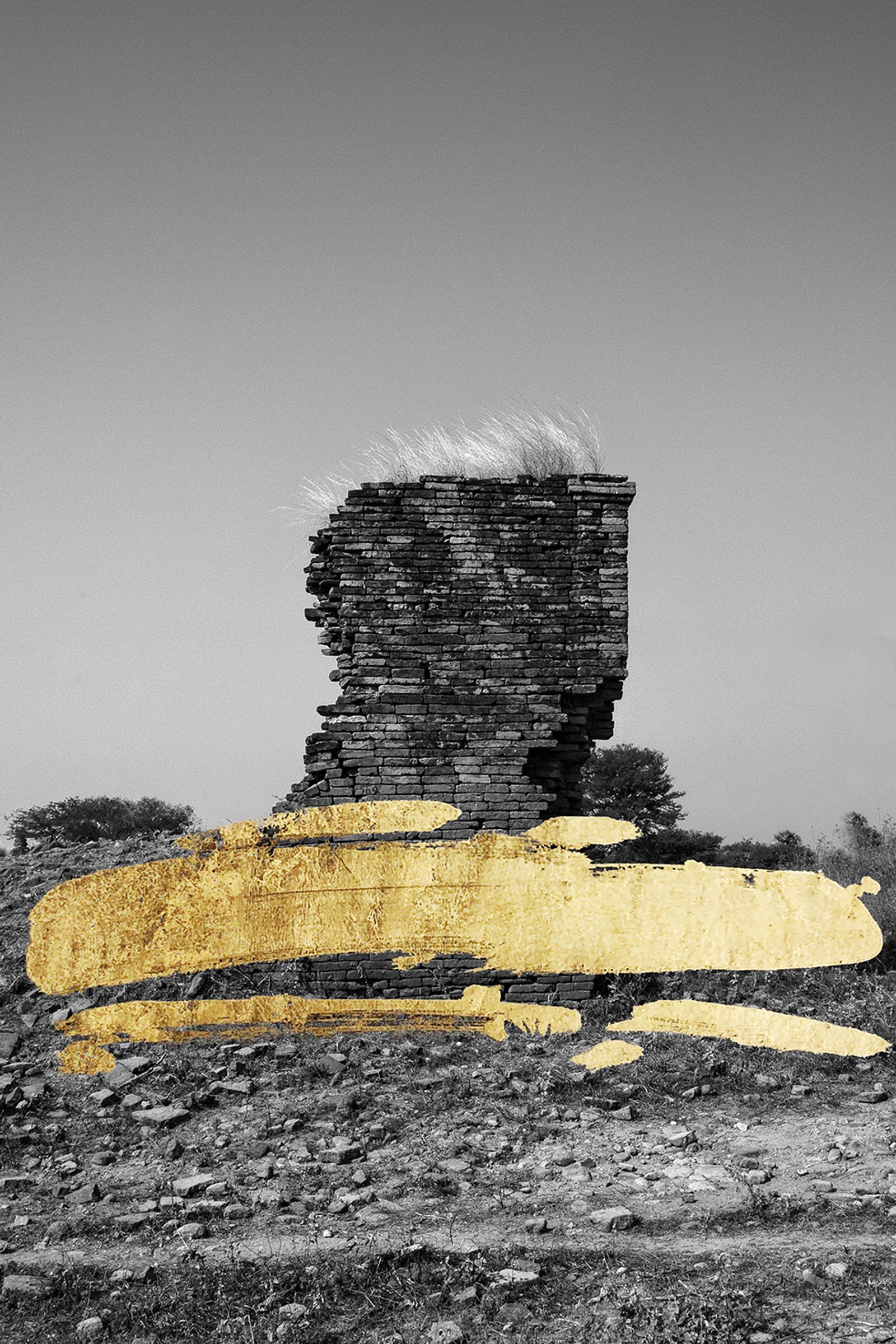 © andrea alkalay - Kutho / Heritage (silhouettes from old ruins remaining from palaces of Pagan kingdom. Gold intervention )