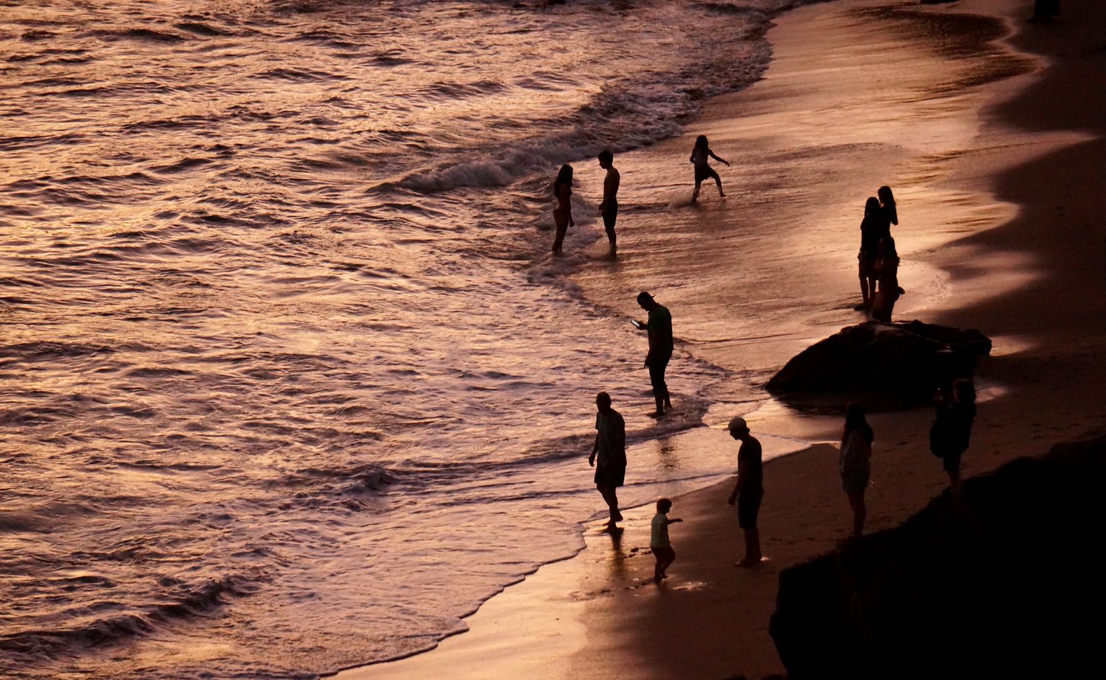 © Evi V. - One sunset, many stories