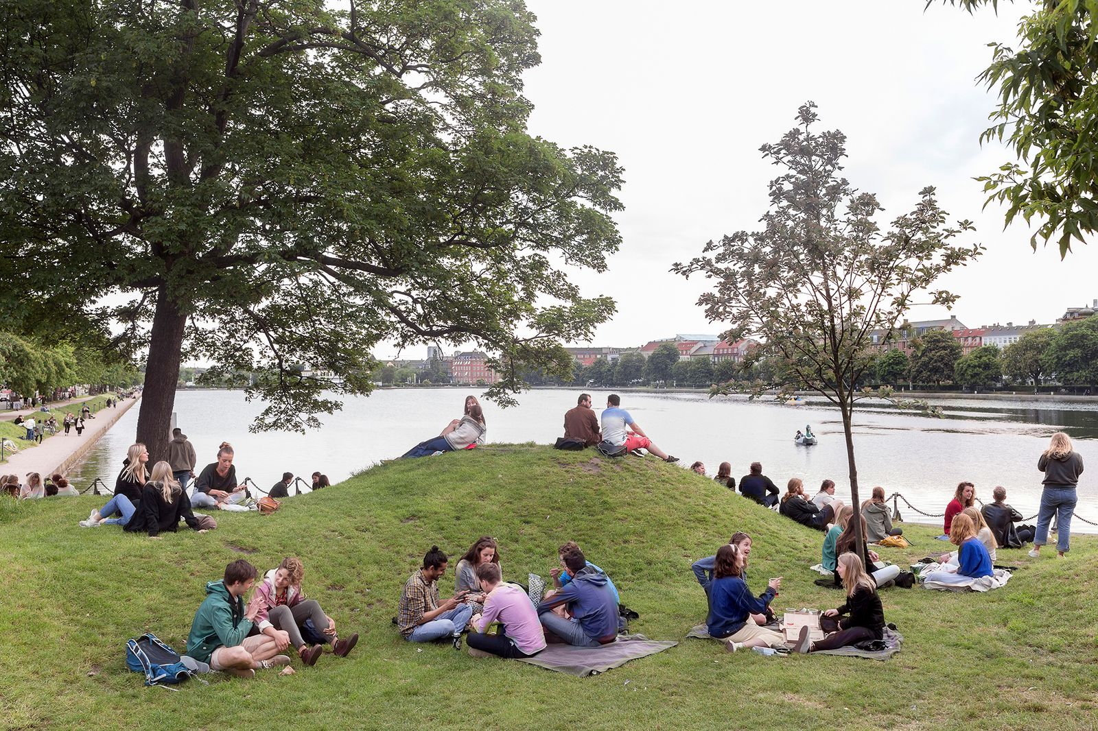 © Filippo Venturi - Park near the Queen Louise's Bridge (Dronning Louises Bro in Danish). Copenhagen, June 4, 2019.