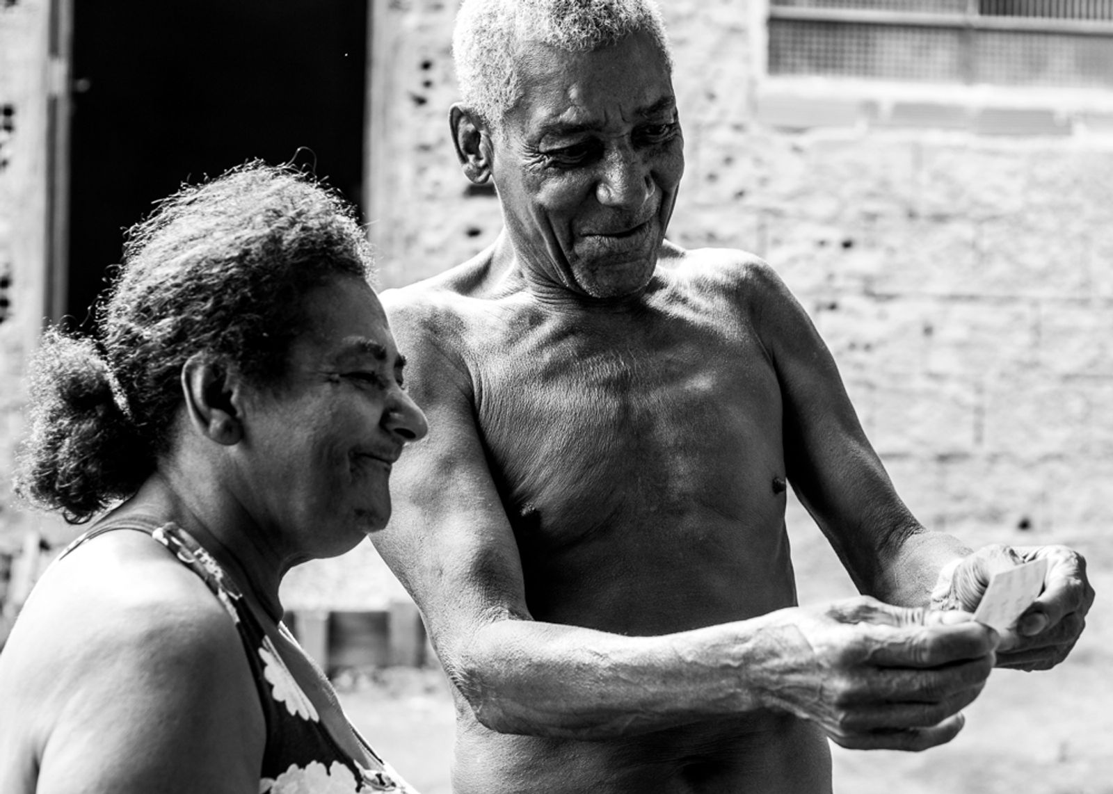 © Thais FES - Image from the "Grande Vizinho Pequeno" photography project