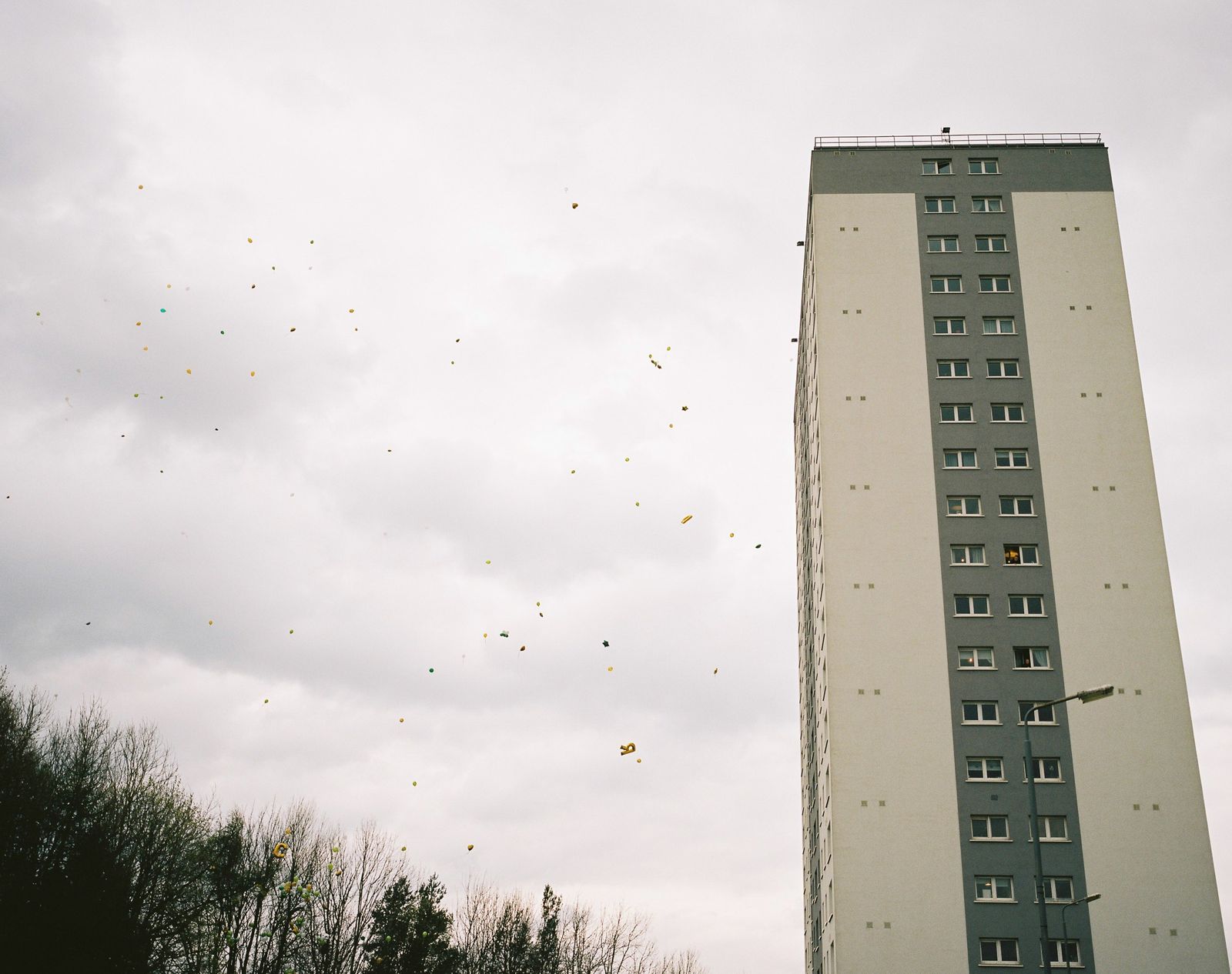 © Kirsty Mackay - A balloon release for Declan McNicol, 18, who was found dead in his flat by his partner Amy.