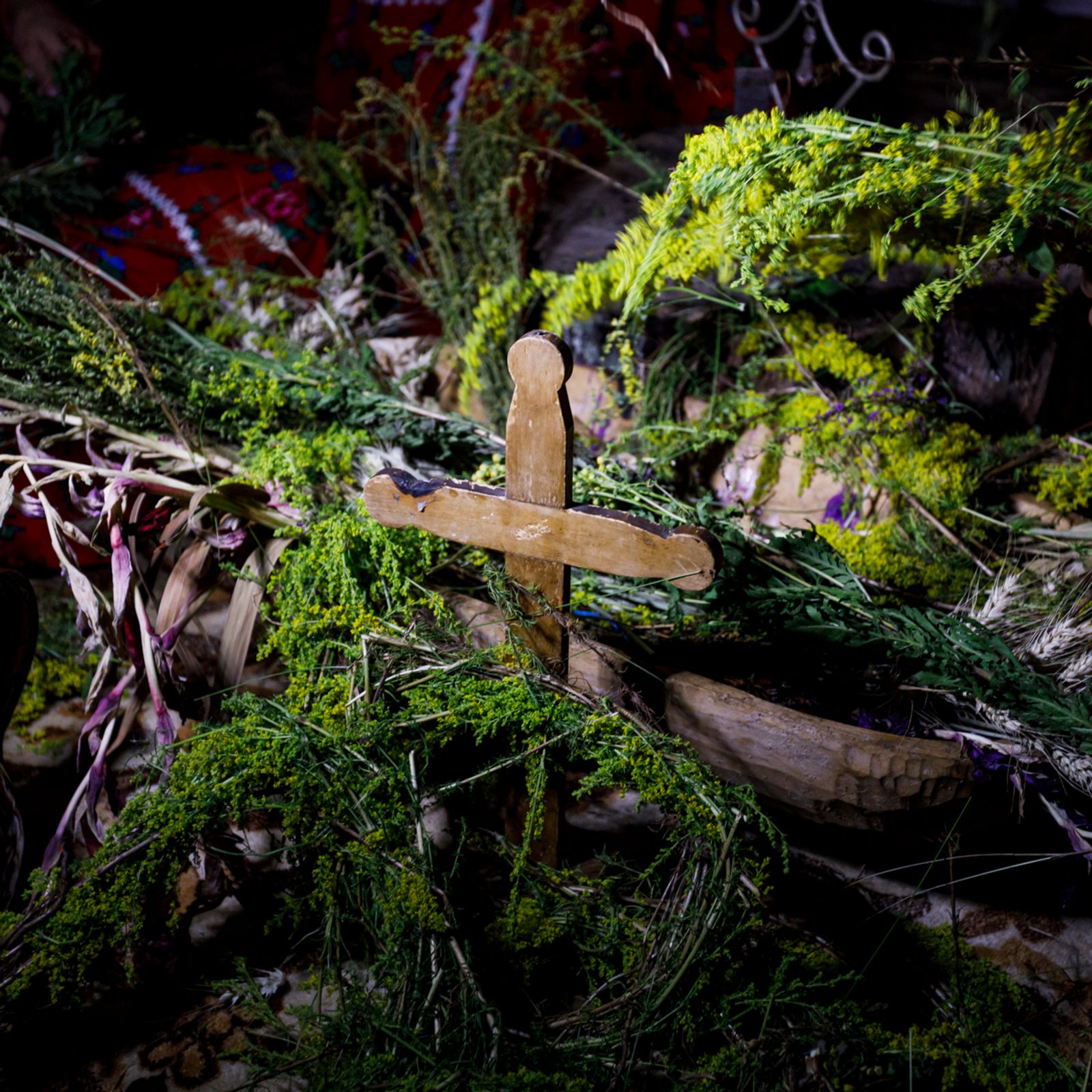 © Johanna Maria Fritz - The crucifix was decorated with plants, for the nocturnal ritual. Mogoșoaia, Romania 2019.