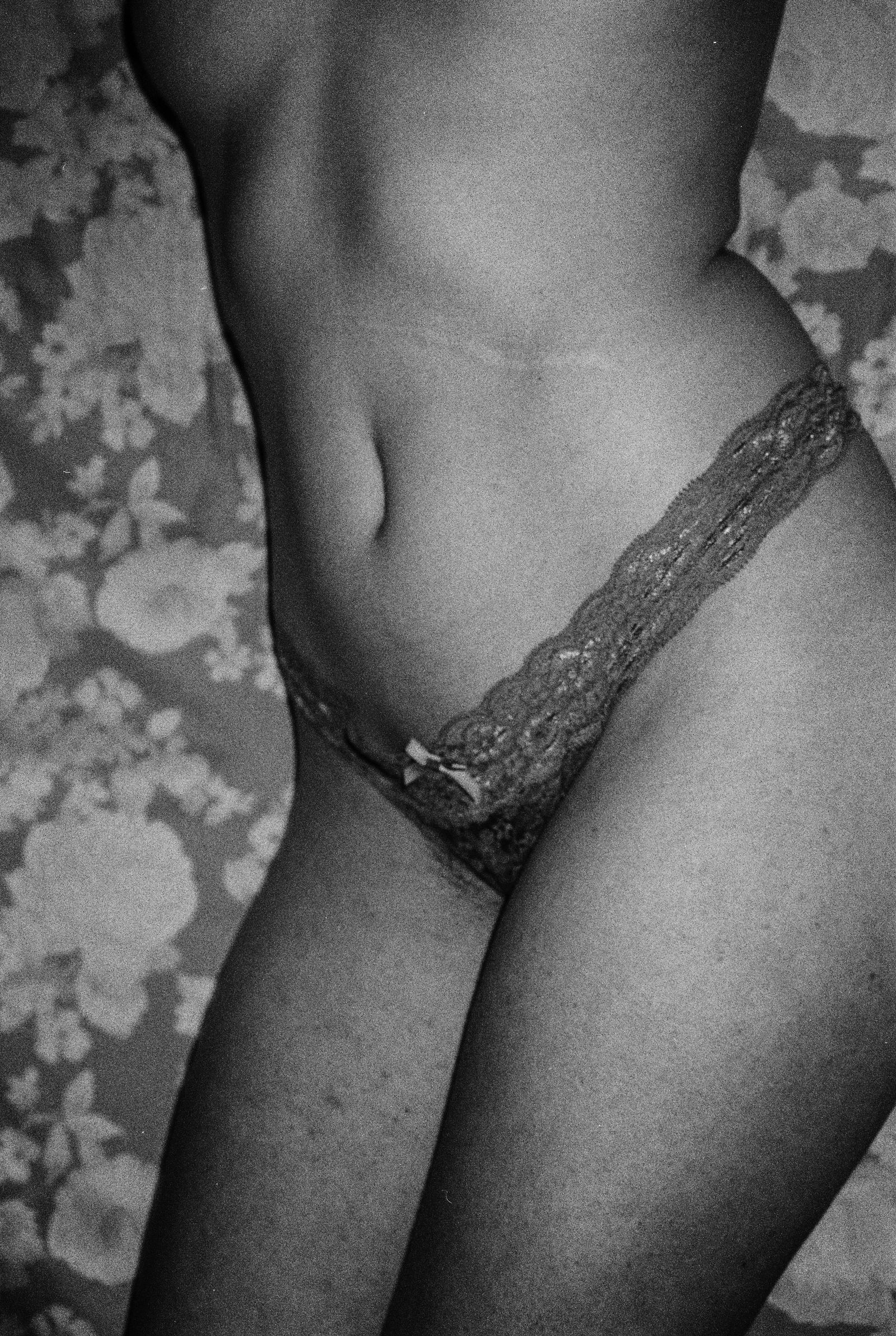 © Jonathan Cuadros - Image from the Saudade (As flowers close up in the night) photography project