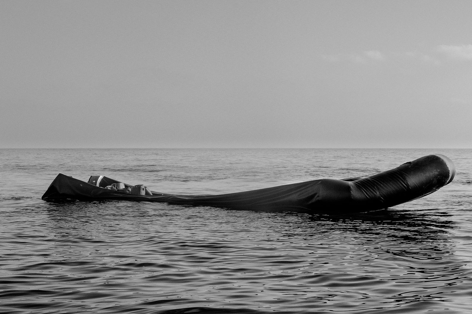 © Francesco Bellina - The remains of the migrants' rubber boat.