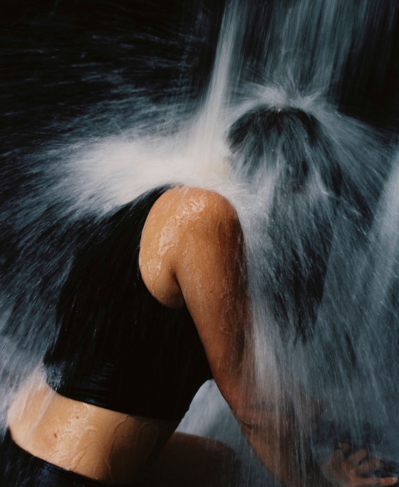 © Teva Cosic - Image from the The Birdsong is Deafening photography project