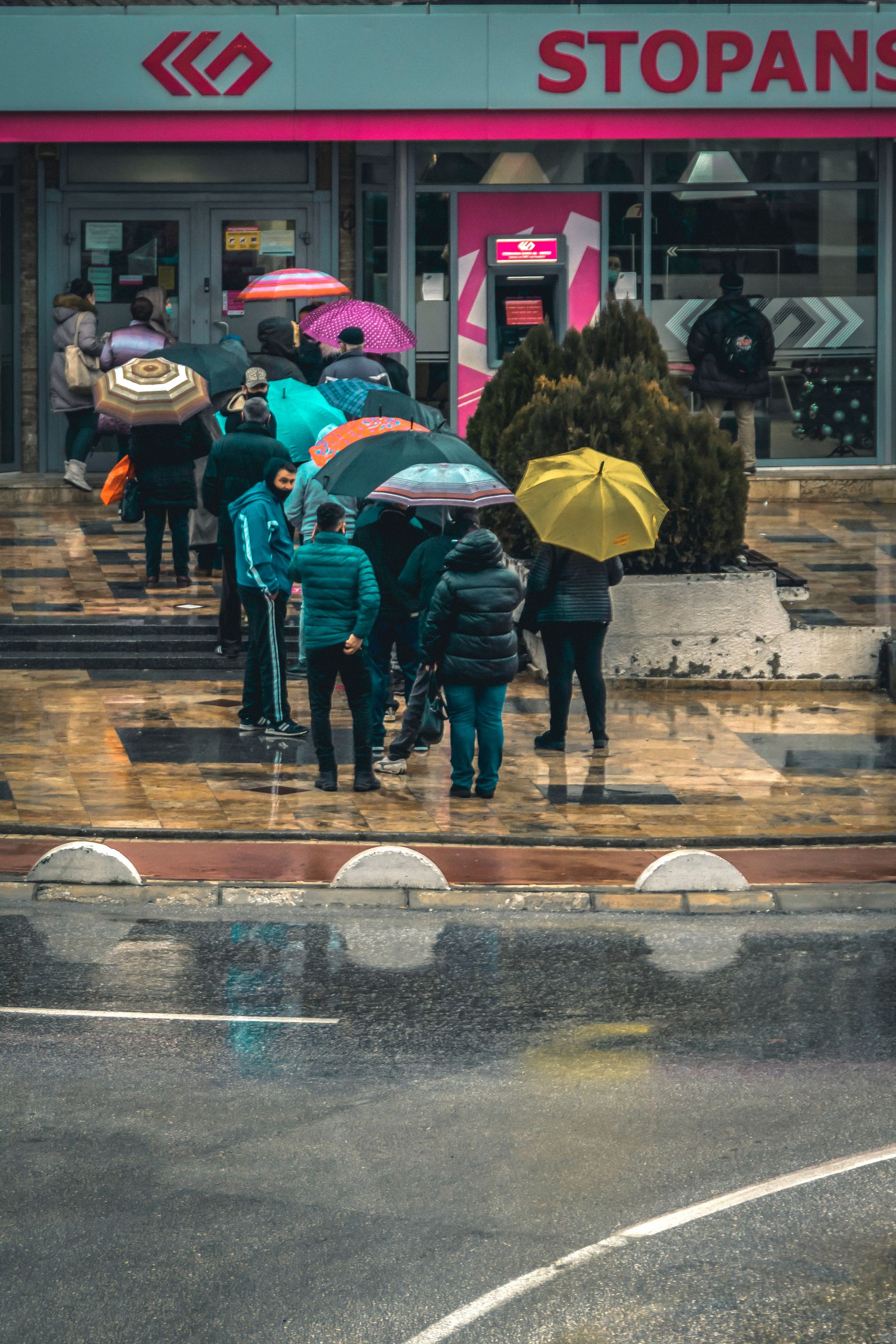 © Meri Boshkoska - Waiting line