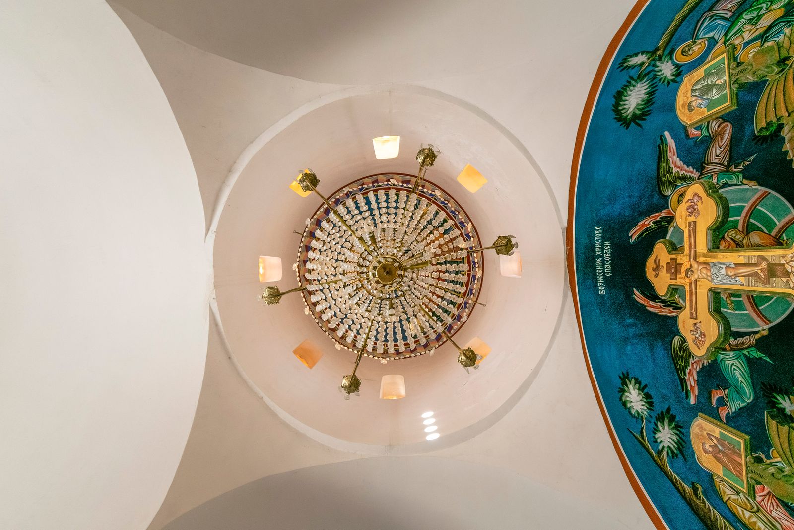 © Meri Boshkoska - Chandelier in a circle
