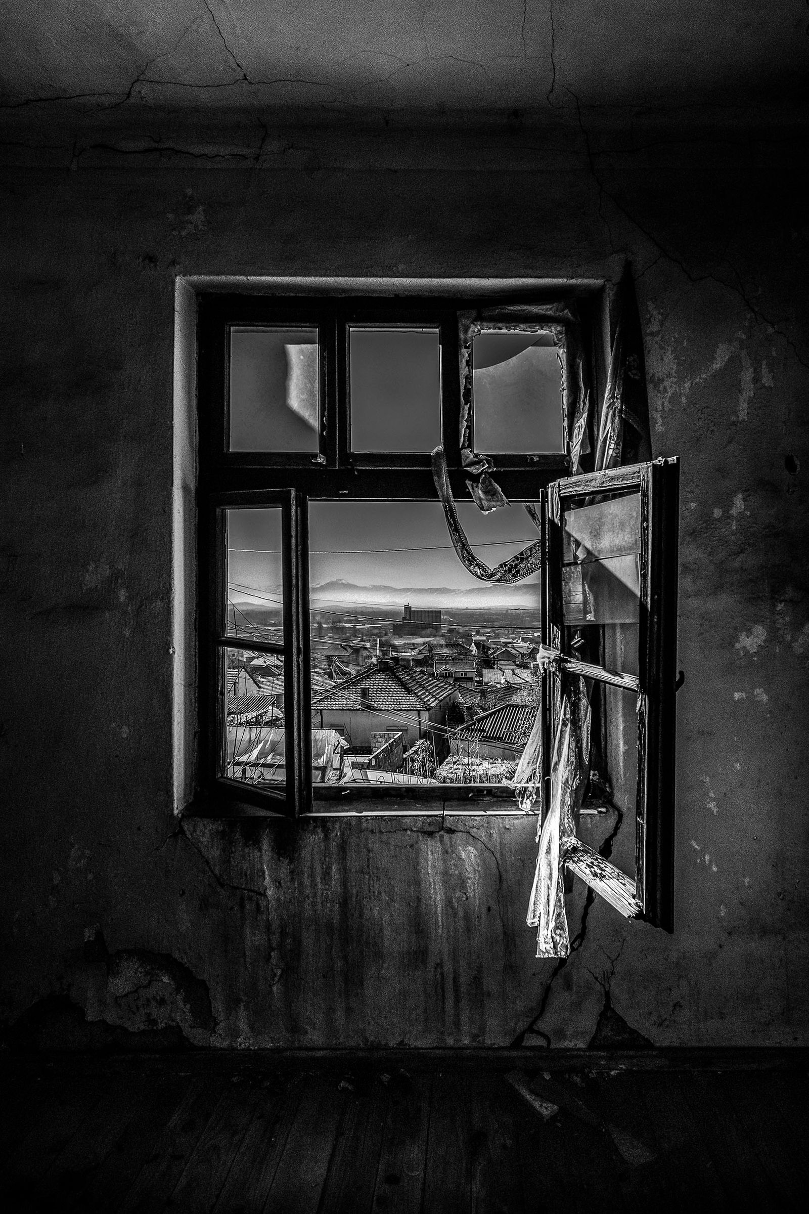 © Meri Boshkoska - Image from the THE MYSTERY OF ABANDONED PLACES photography project