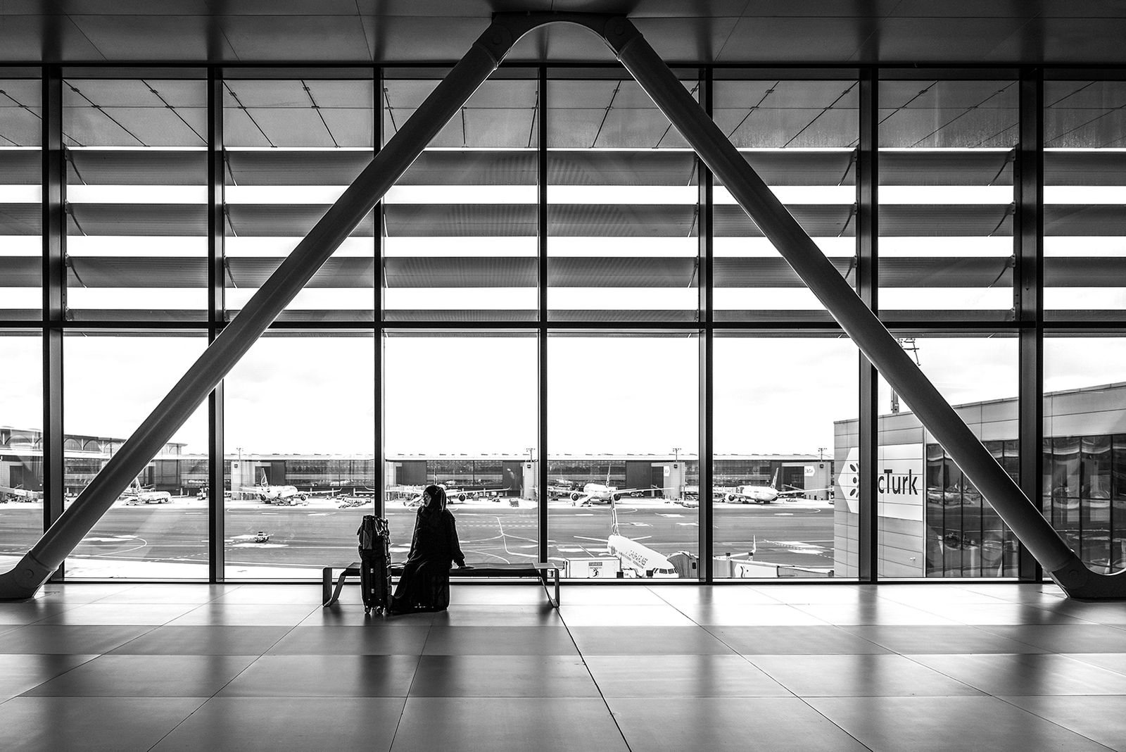 © Meri Boshkoska - Waiting for a flight 02