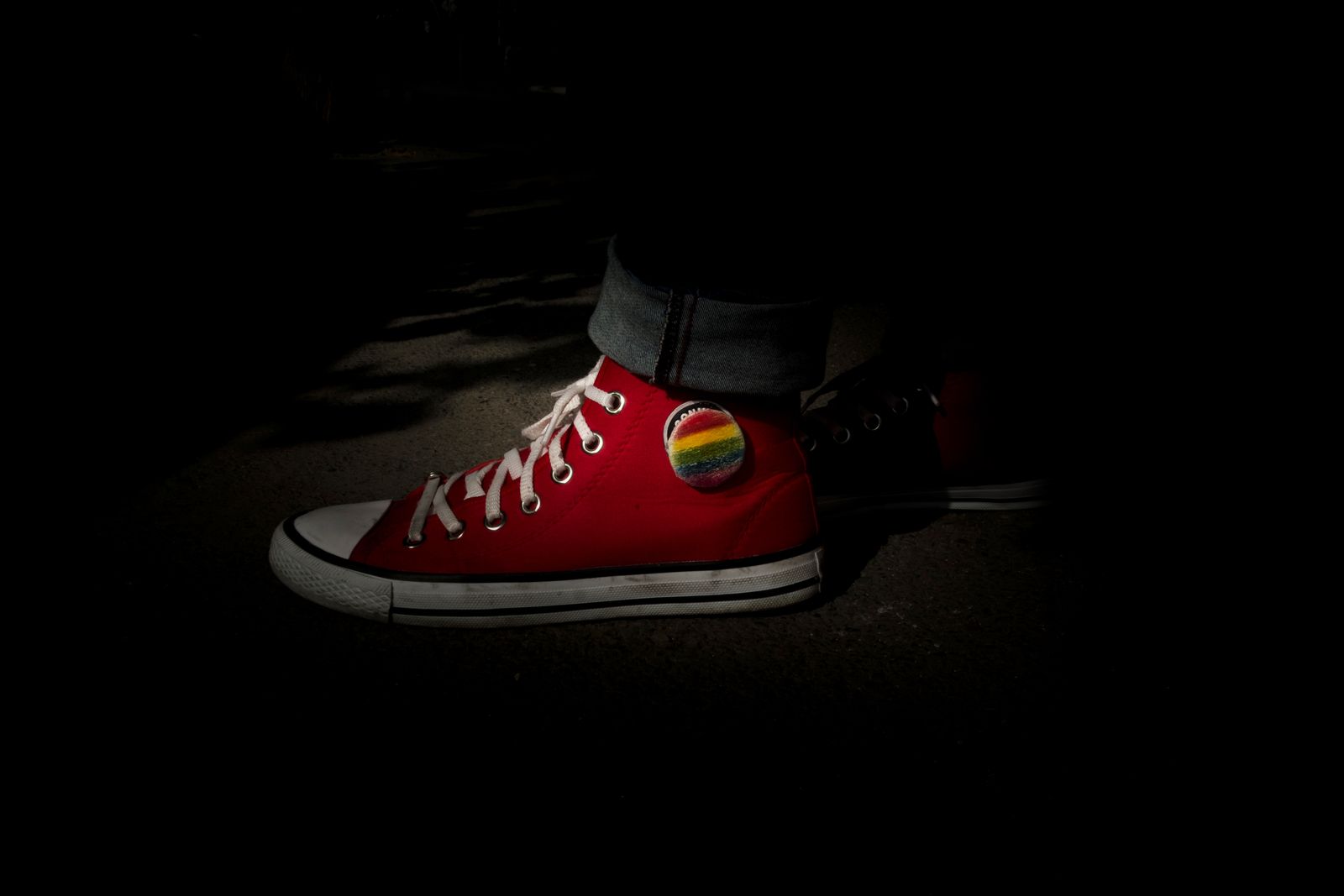 © URA ITURRALDE - Ari has the colours of the LGBT flag stitched onto his shoes.