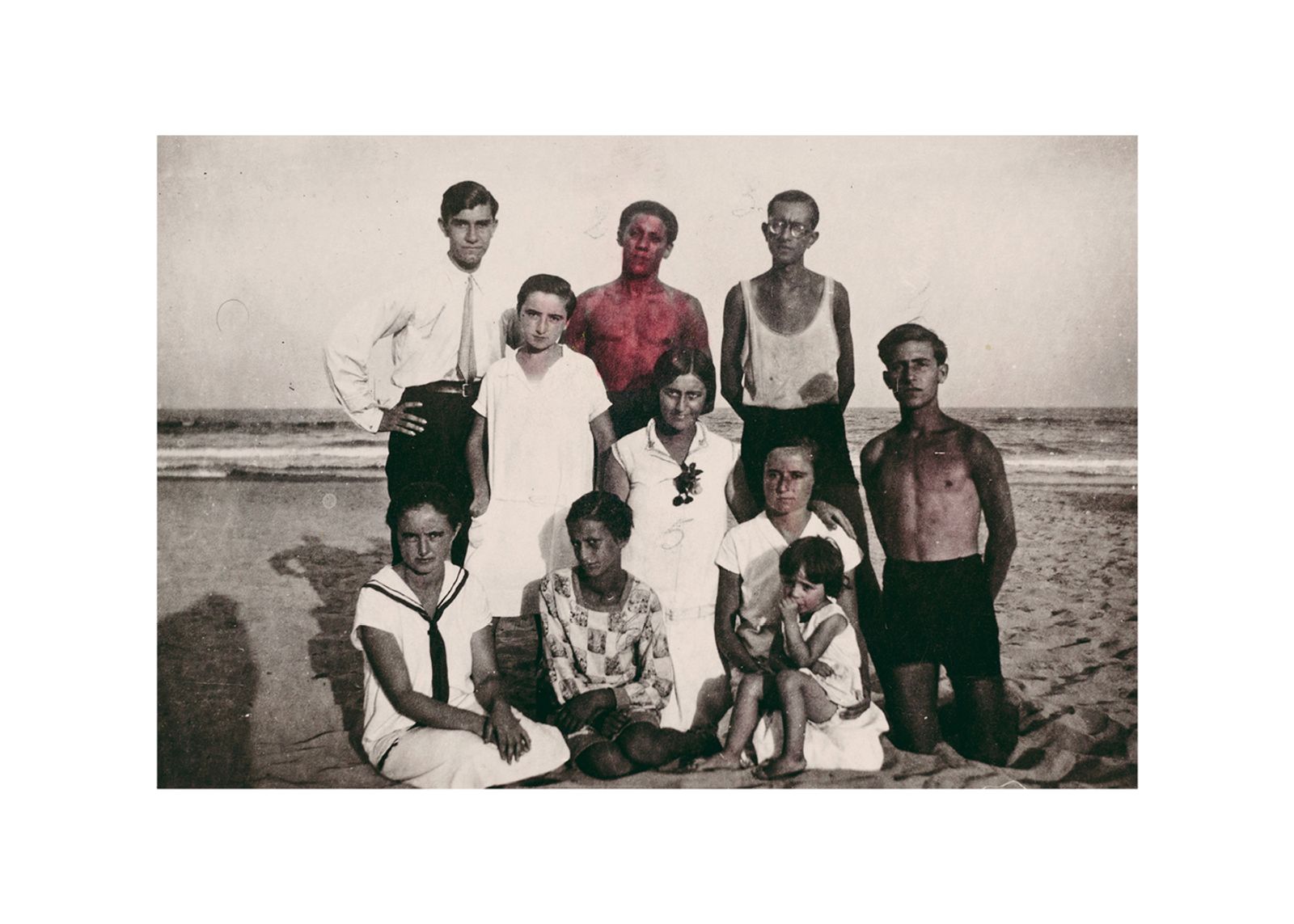 © Francesca Todde - Sapienza’s family and friends (Goliarda is the 3years child on the right), Catania 1927, © Sapienza Pellegrino Archive