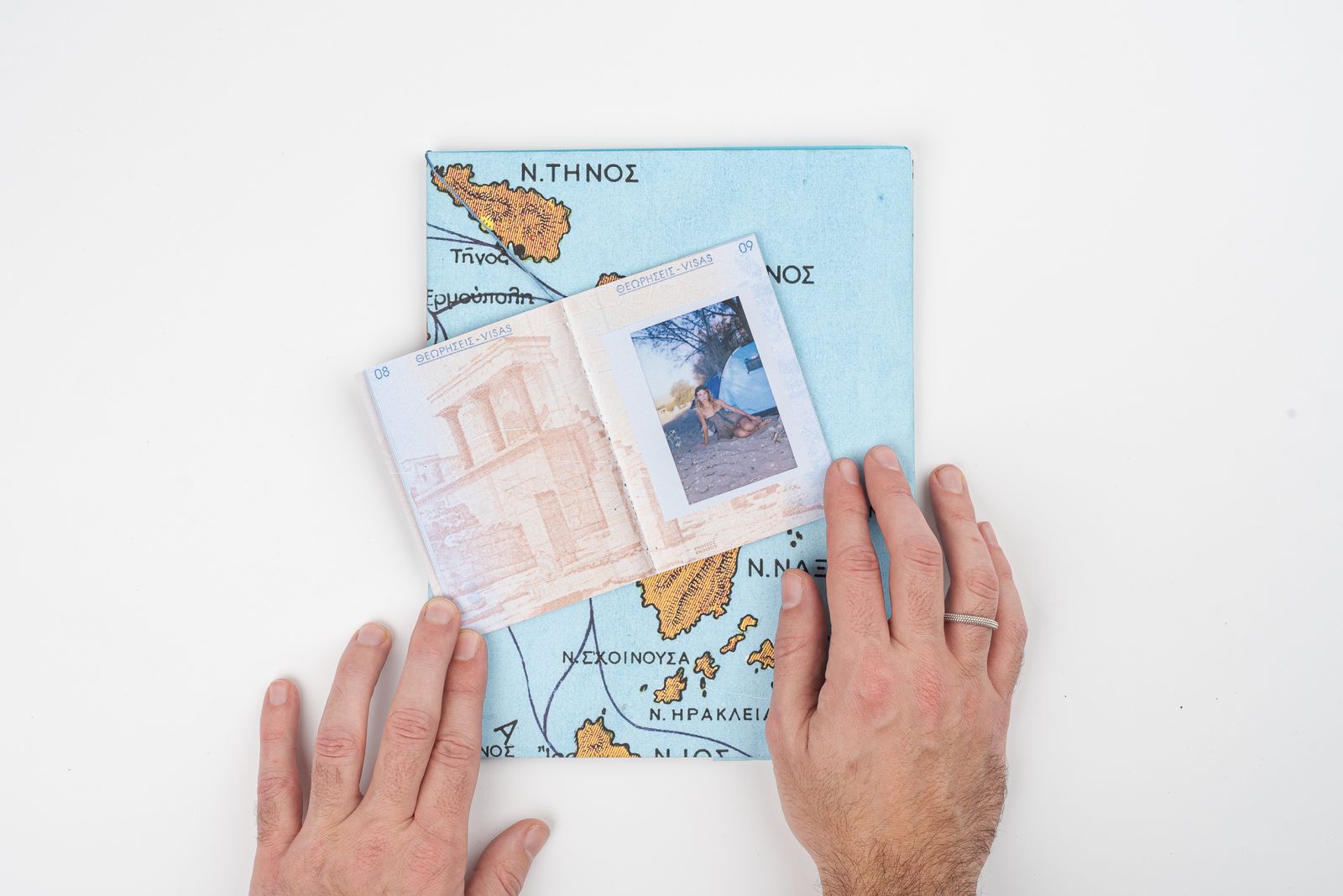 © odysseas tsompanoglou - Image from the Non Cycladia photography project