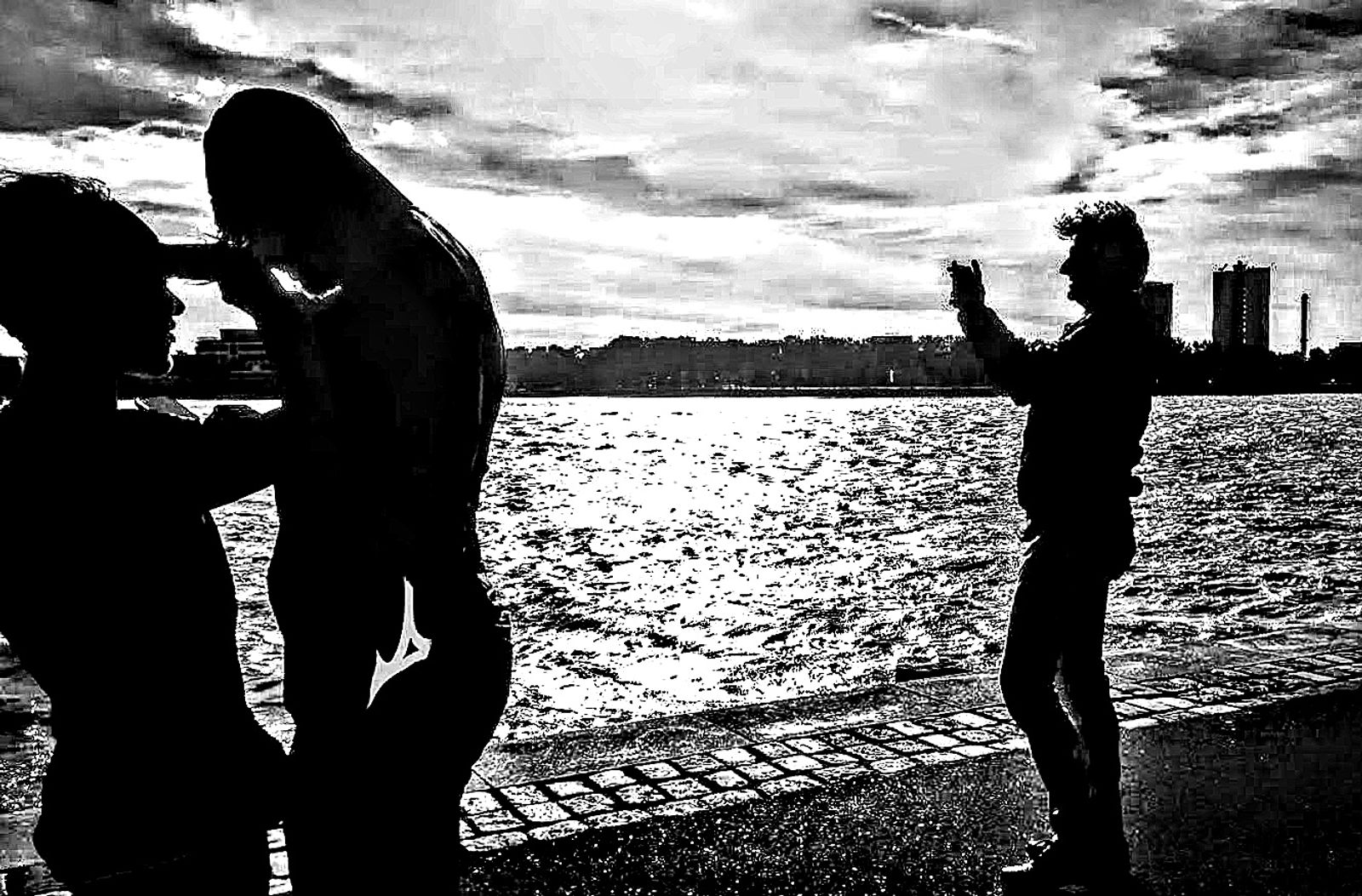 © Jürgen Joherl - People along the river Maas @Rotterdam, NL.