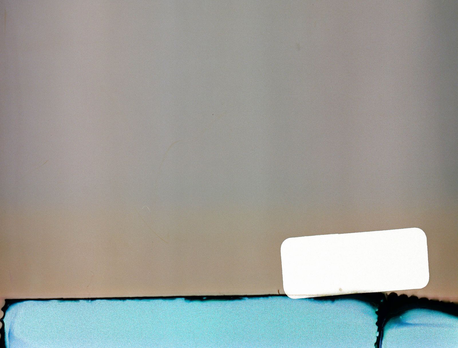 © Katerina Kouzmitcheva - Image from the Sorry for the lack of contact photography project
