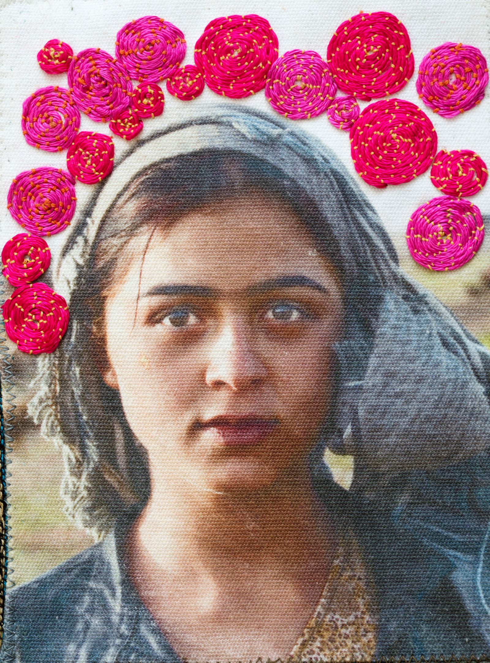 © Jennifer Matthews - Iraq hanging. Portrait of Dua, exiled to Kurdistan, with embroidery