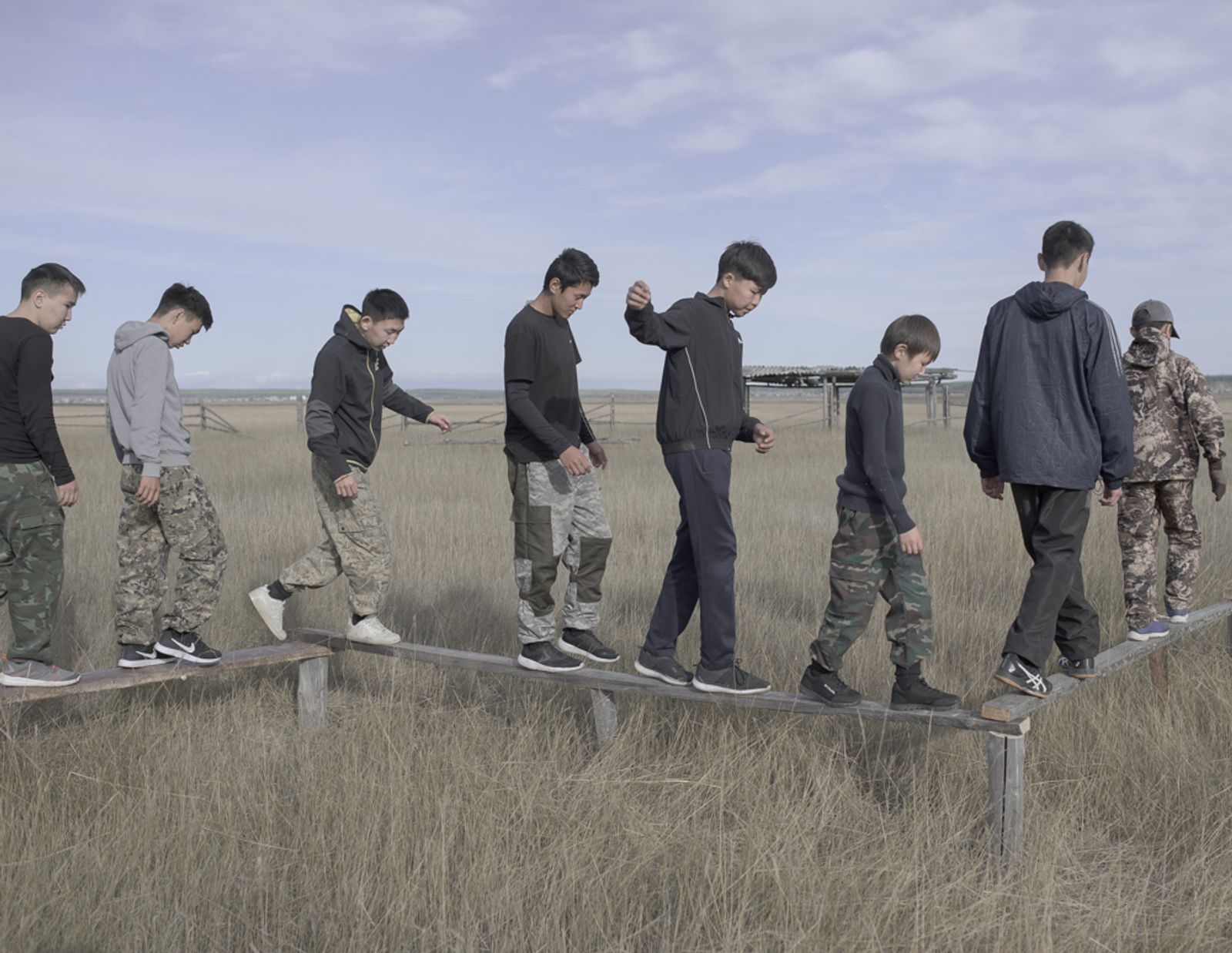 © Alexey Pavlov - Pupils pass an obstacle course during a military training camp