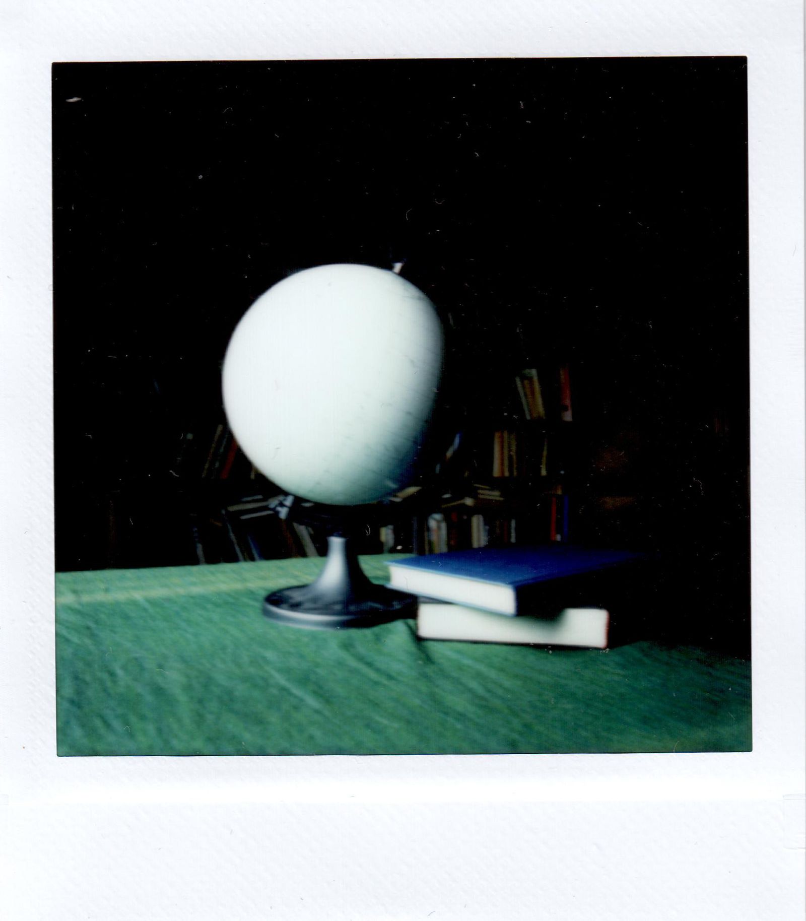 © Mary Gelman - The globe is in the library, picture by Tatyana