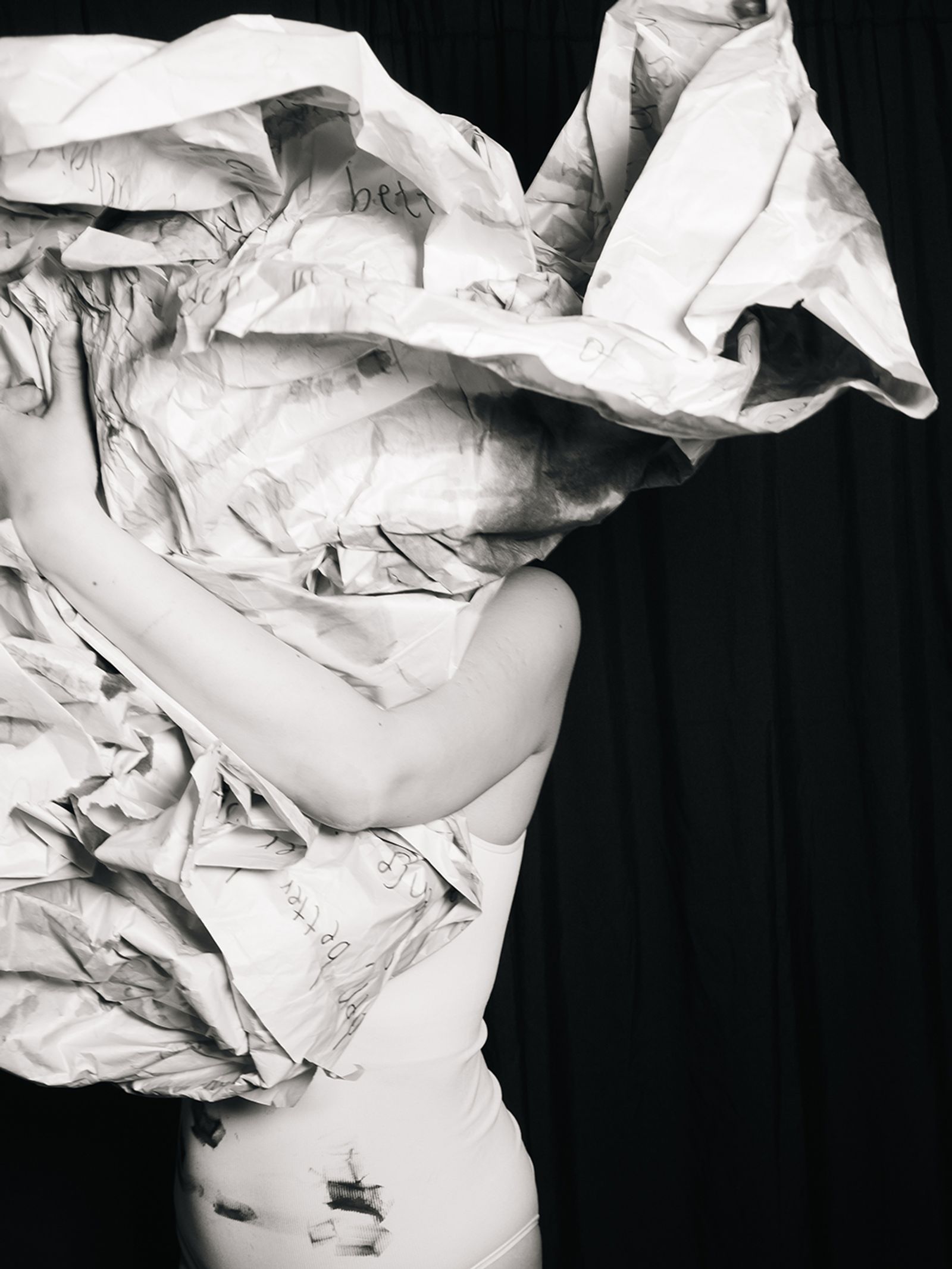 © Minami Ivory - Image from the Weapon of Choice photography project