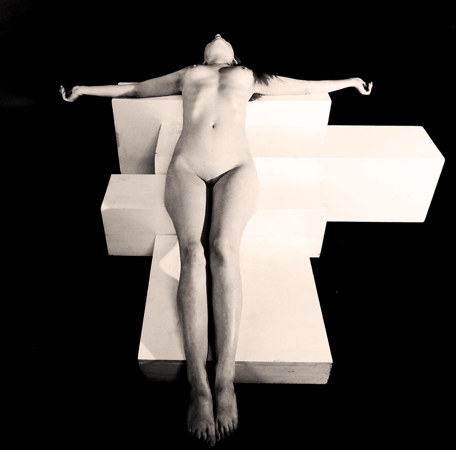 © Frederic Crist - Image from the Pedestal Series photography project