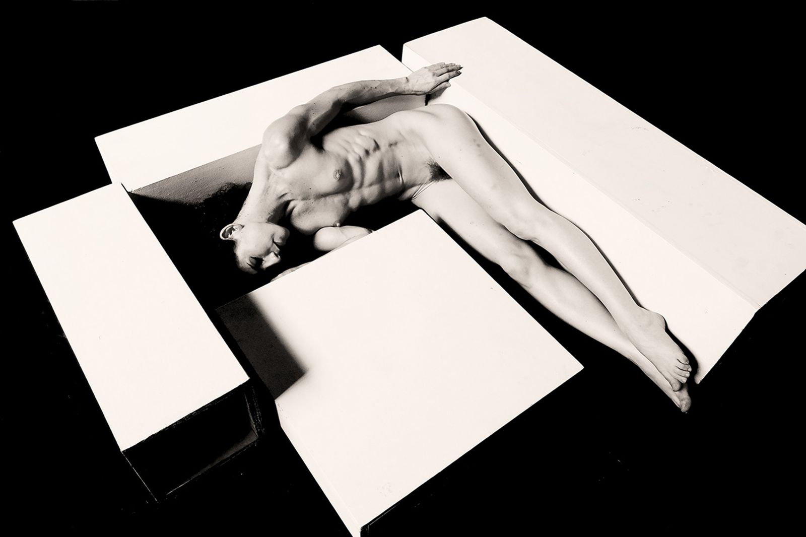 © Frederic Crist - Image from the Pedestal Series photography project