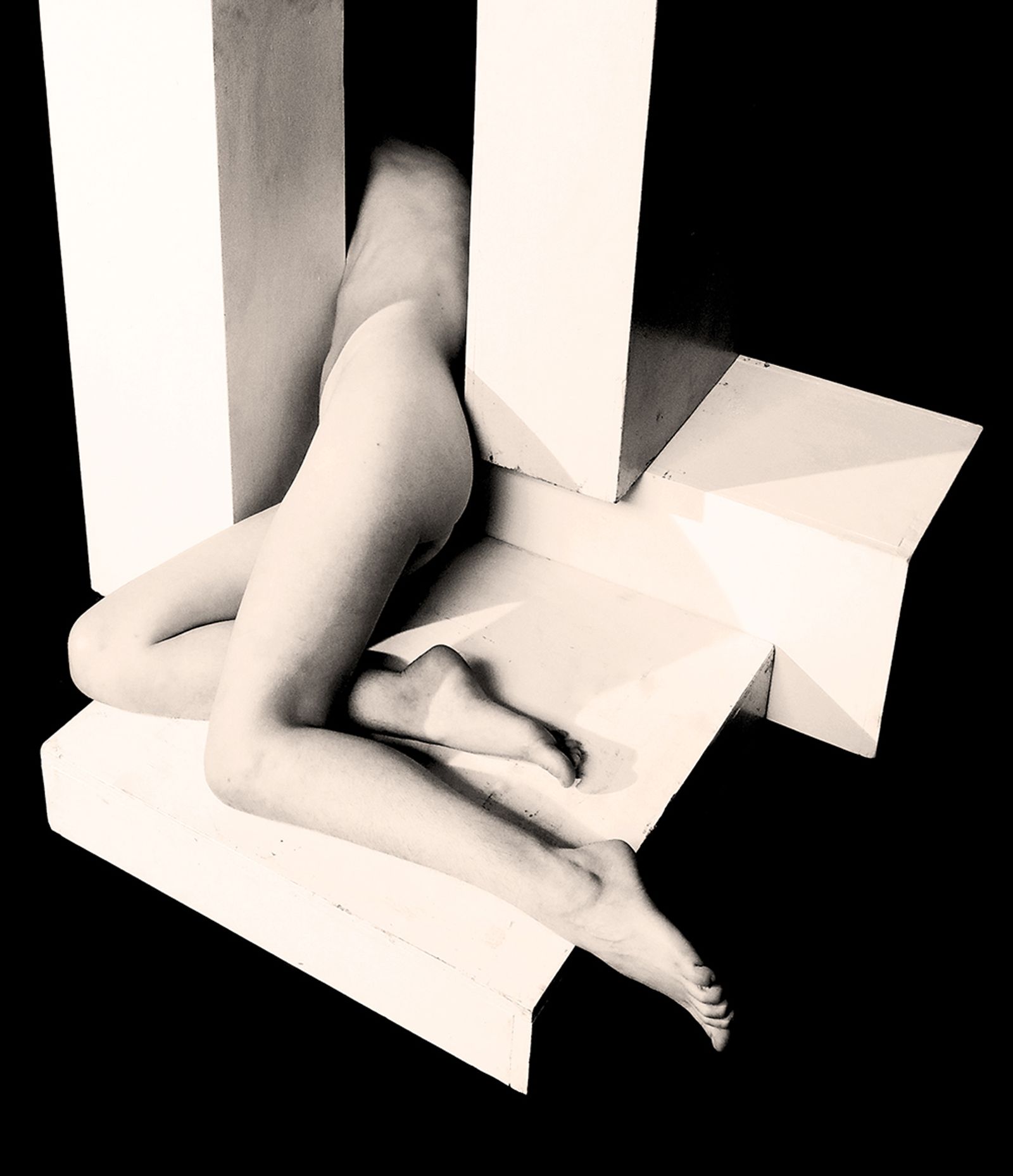 © Frederic Crist - Image from the Pedestal Series photography project