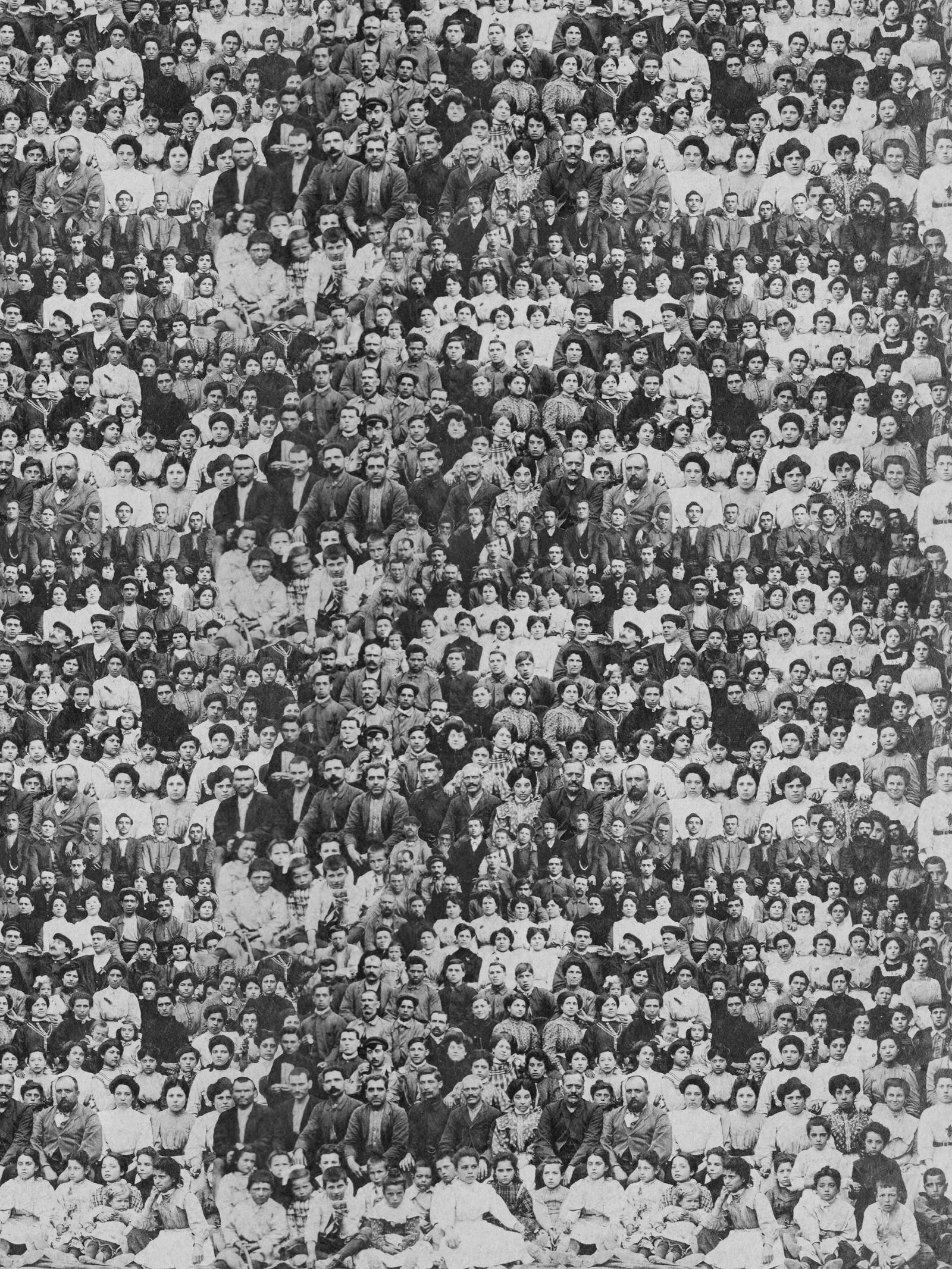 © Joel Jimenez - Textile patterrn #1. Group portrait of the people of the textile colony.
