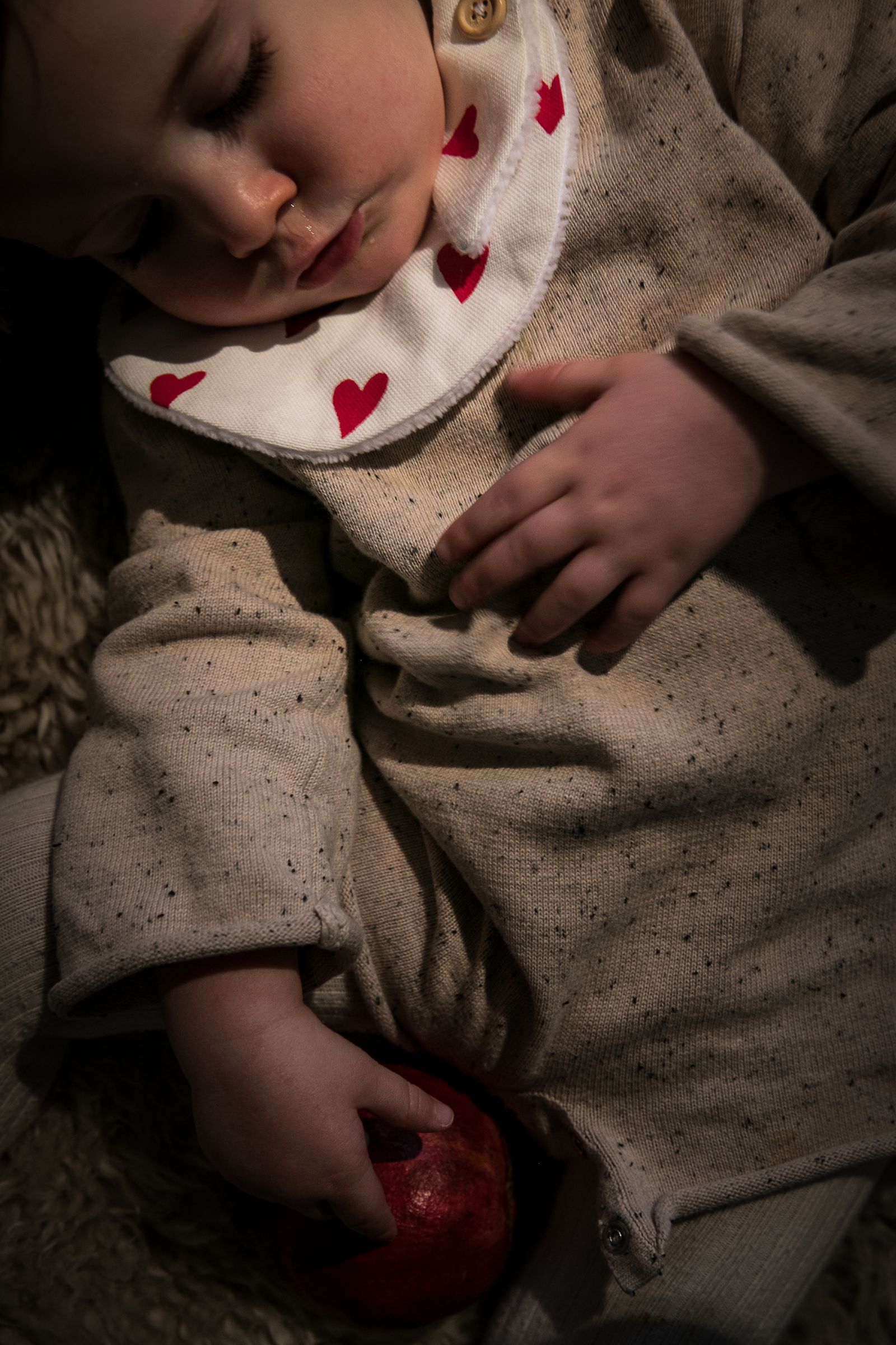 © Chrystal de louise - An apple a day