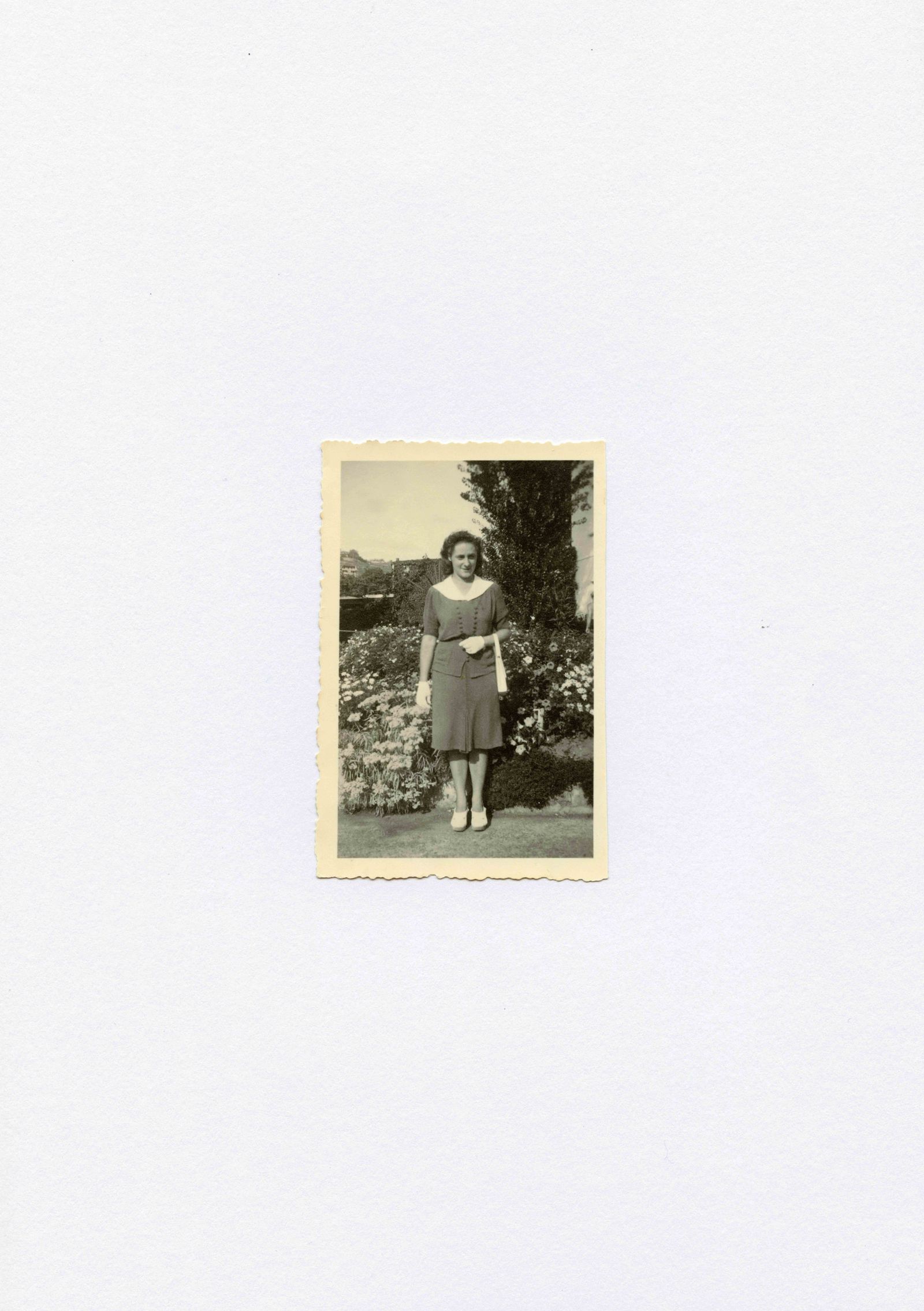 © Vanessa Lucrezia Francia - Image from the Le Jardin d'Iréne photography project