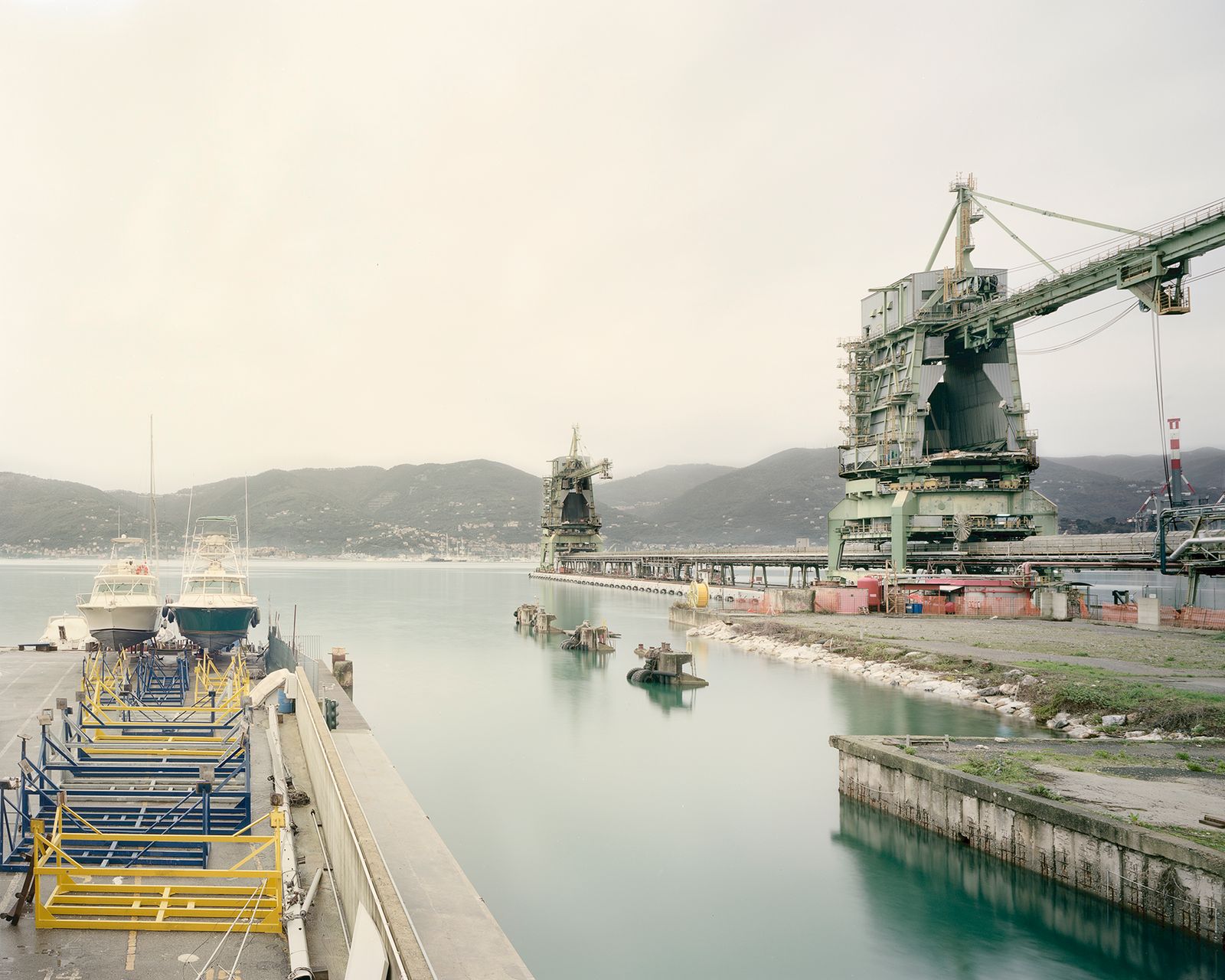 © Pietro Viti - The docks of the Enel power plant in La Spezia, where the bulk cargos dock. (La Spezia, Italy, 2014)