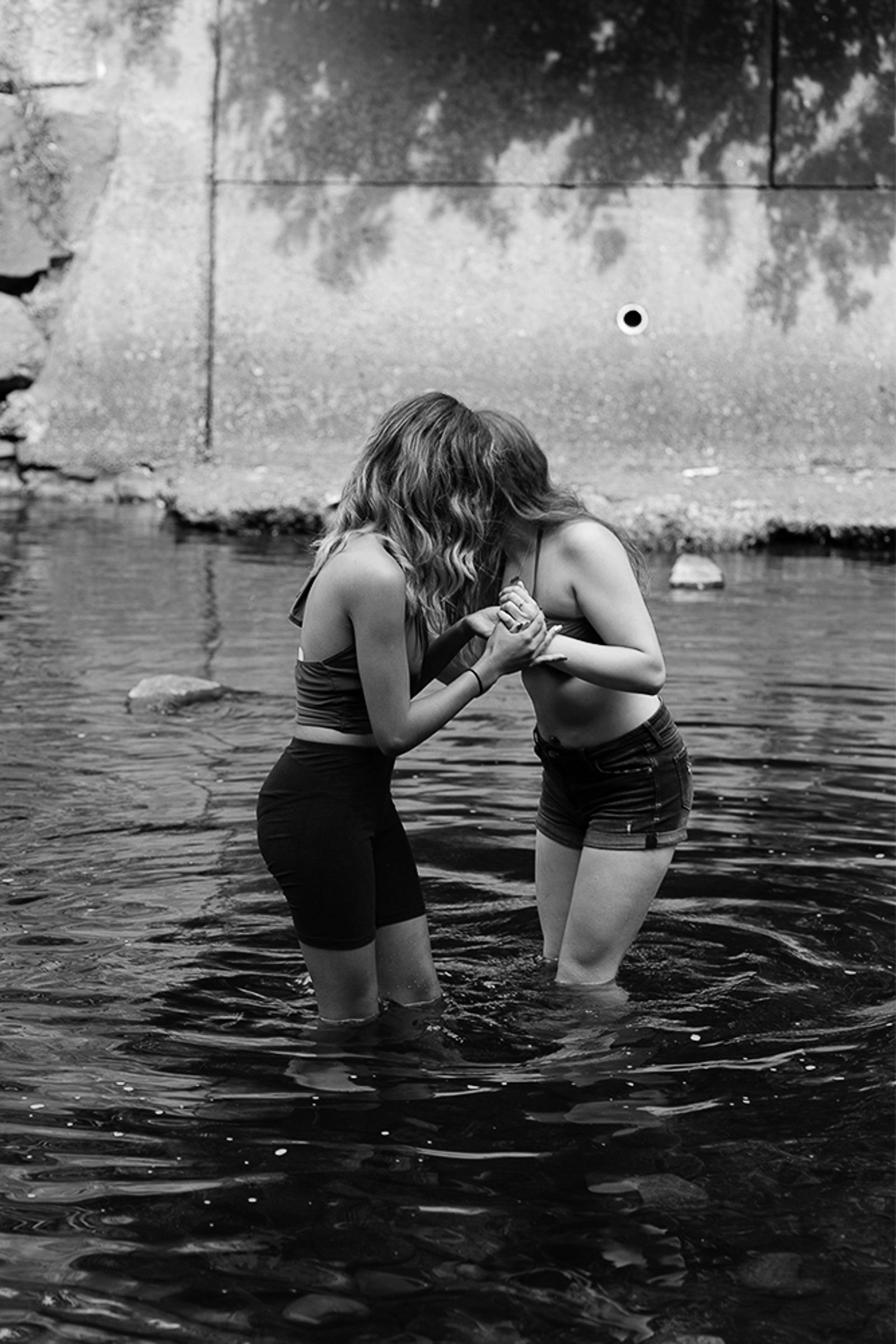 © Jillian Freyer - Image from the Pas De Deux photography project