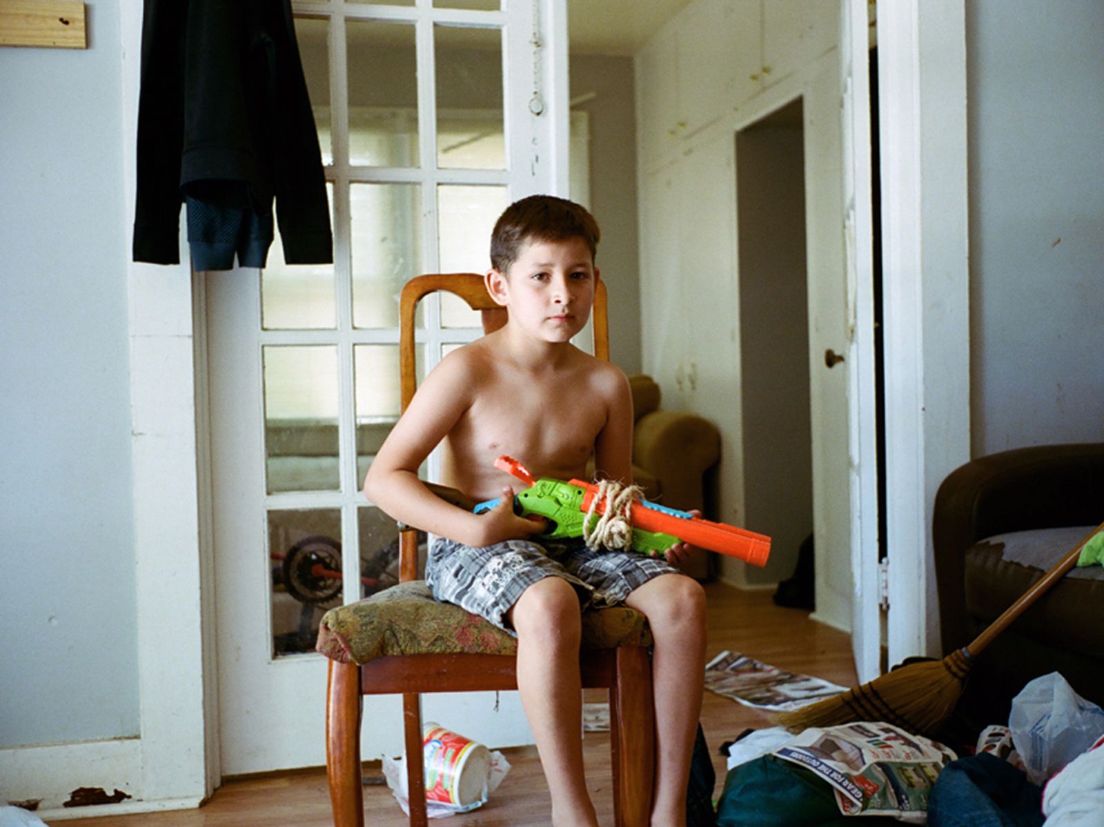 © Matteo Buonomo - Image from the Love Mom photography project