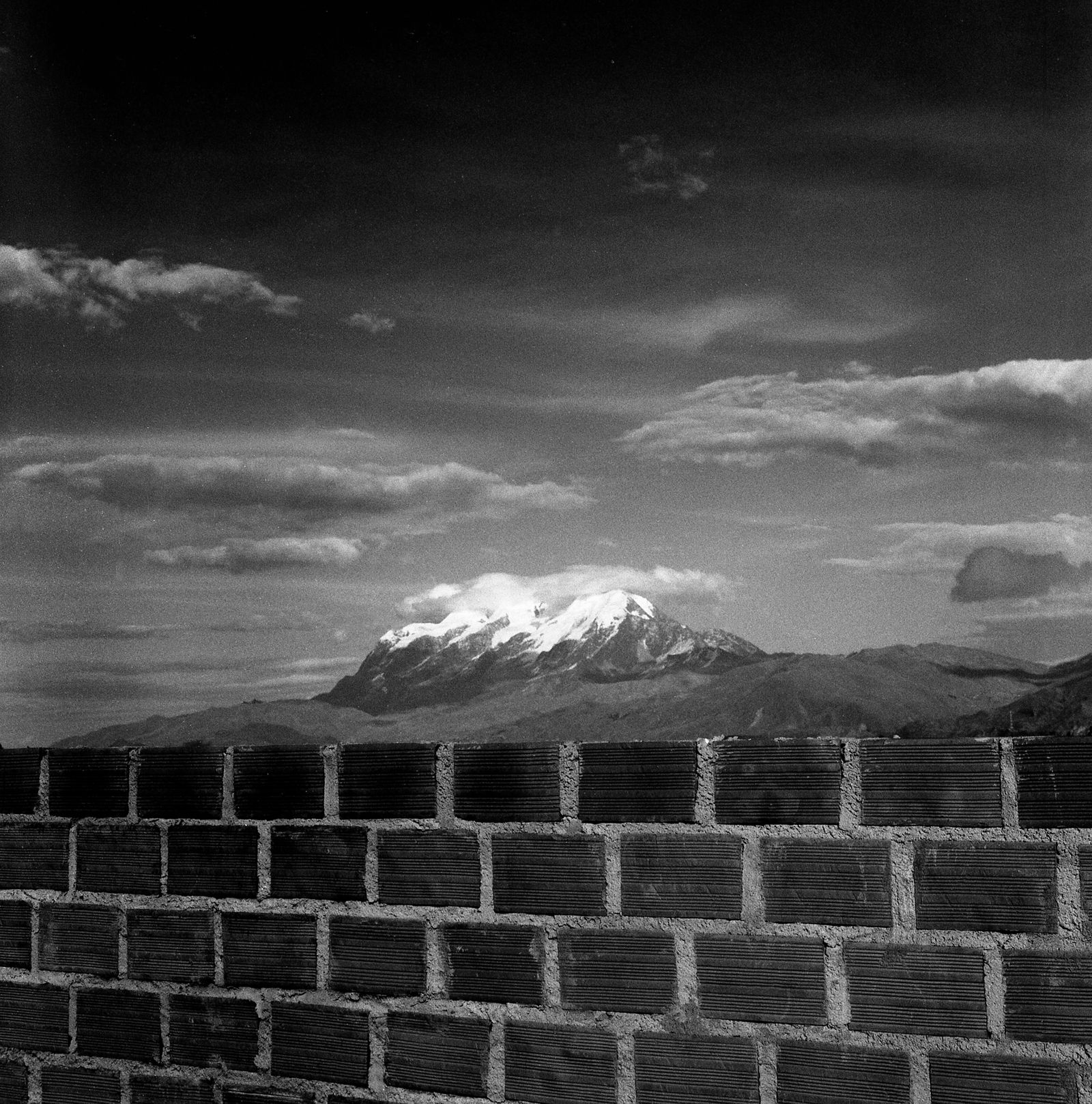 © Sofia Bensadon - Image from the "50 kg" - Woman Builders in La Paz City, Bolivia photography project