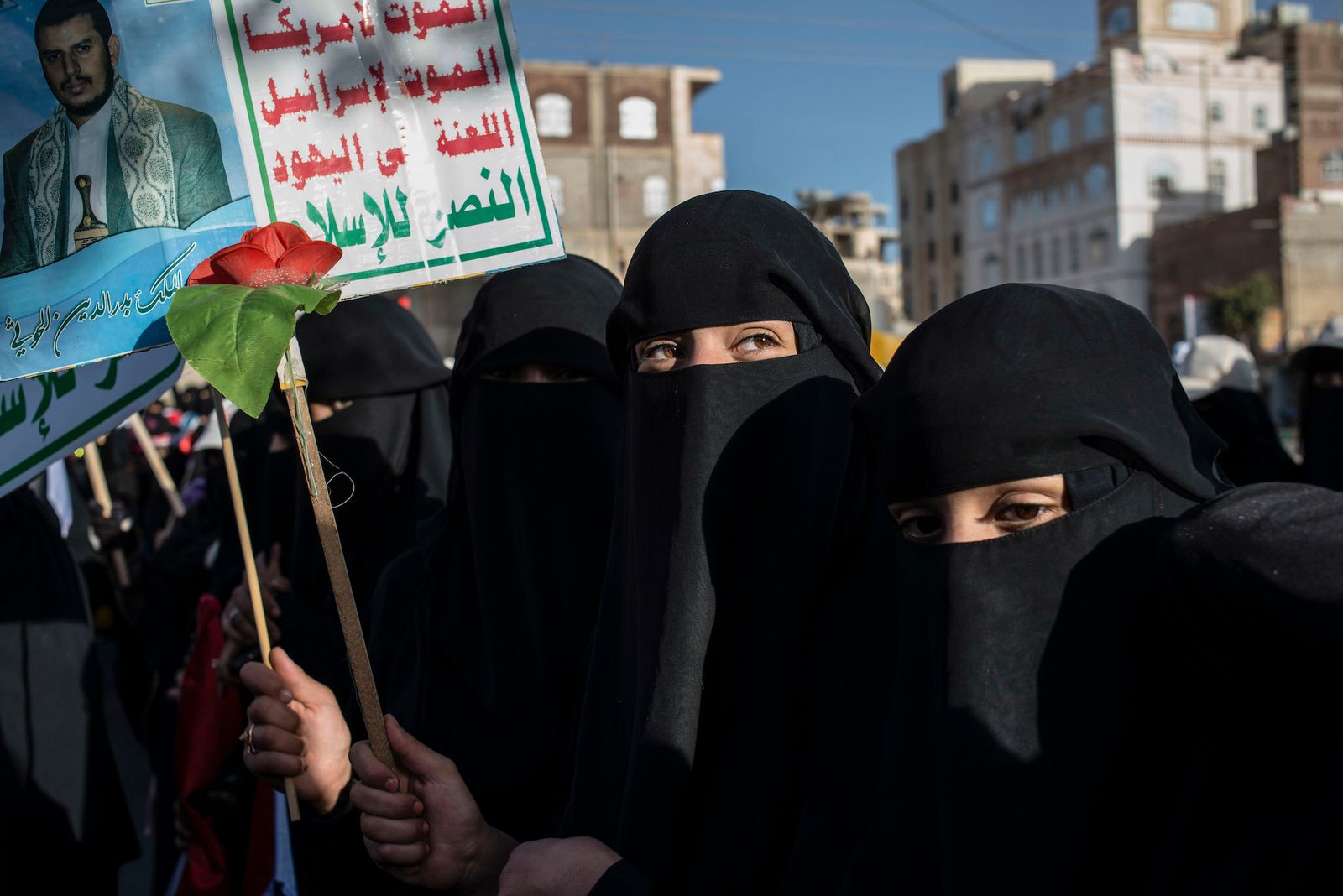 © Alex Potter - Yemeni women gather at a female-only protest to support the Houthis "People's Revolution".
