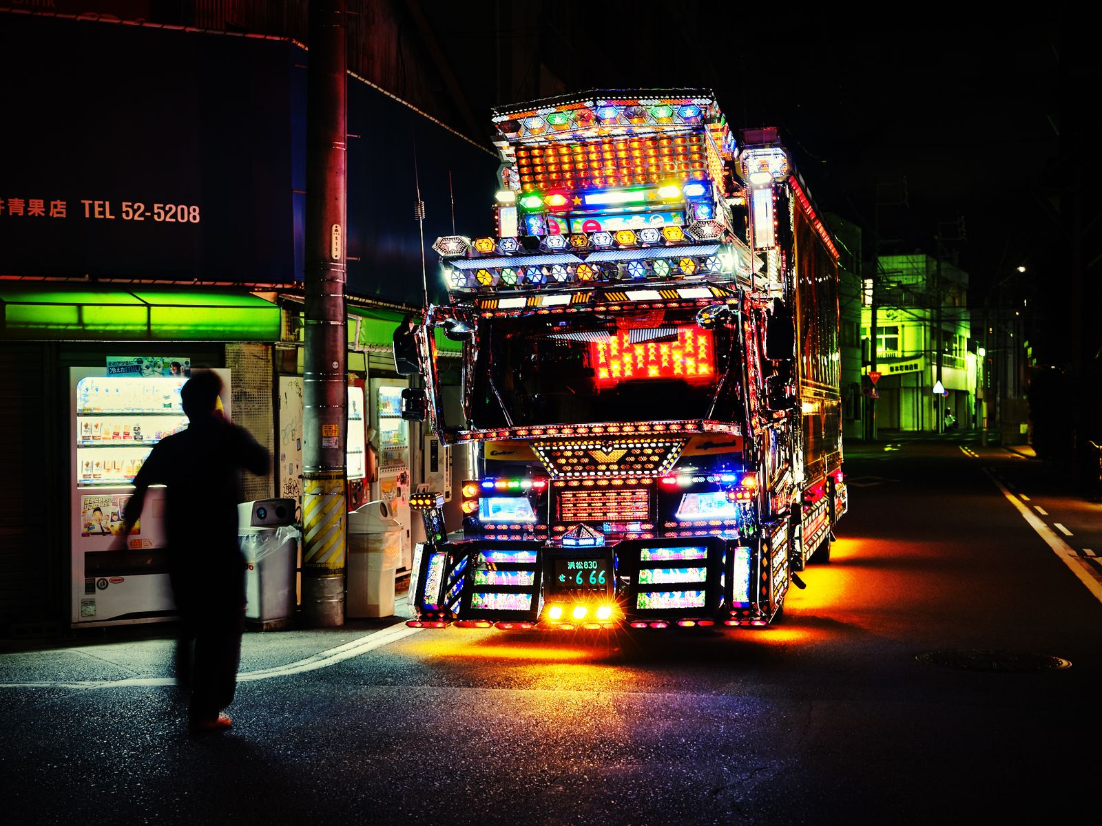© Julie Glassberg - Takeda san walking back to his truck in Toyohashi city. Aichi prefecture.