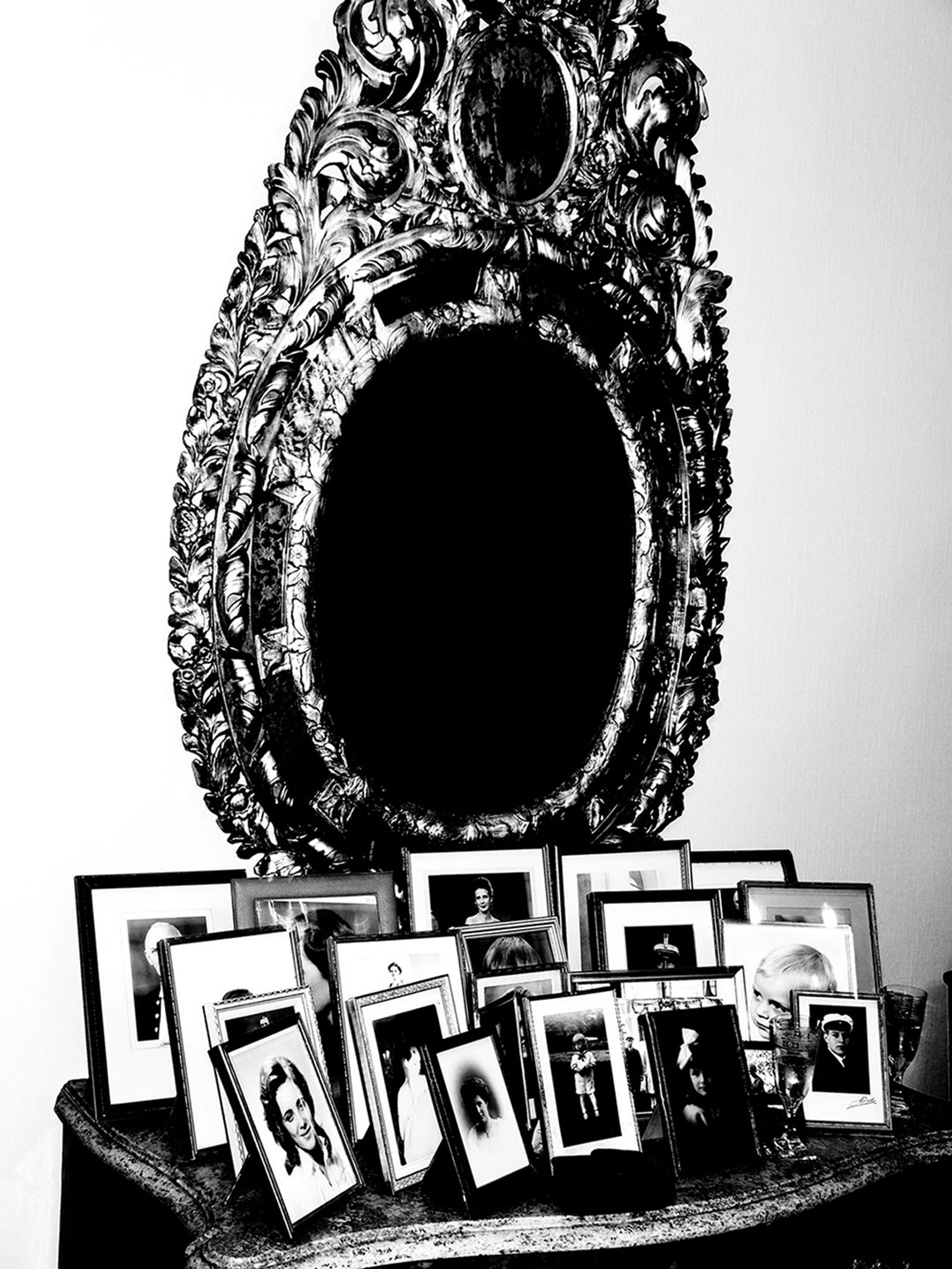 © Igor Pisuk - Image from the Deceitful reverence photography project