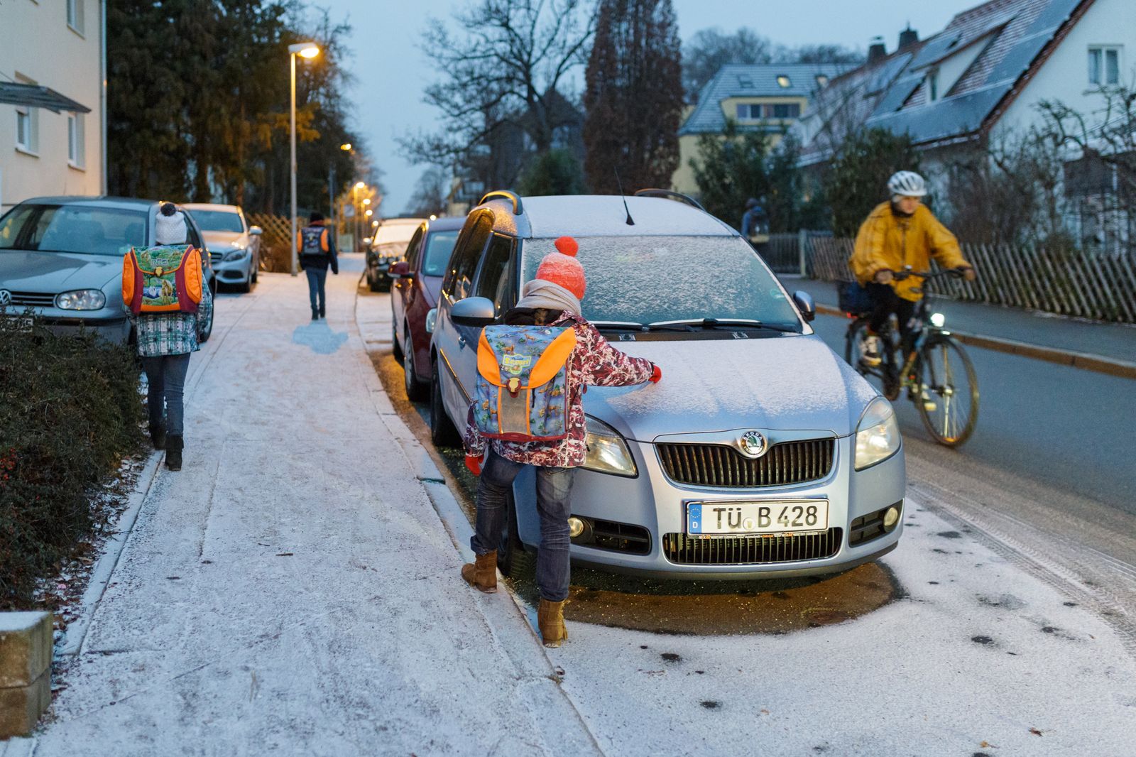 © Oana Nechifor - Tübingen, Germany, January 2019 Moldovan children are heading towards their school on a chilly winter morning