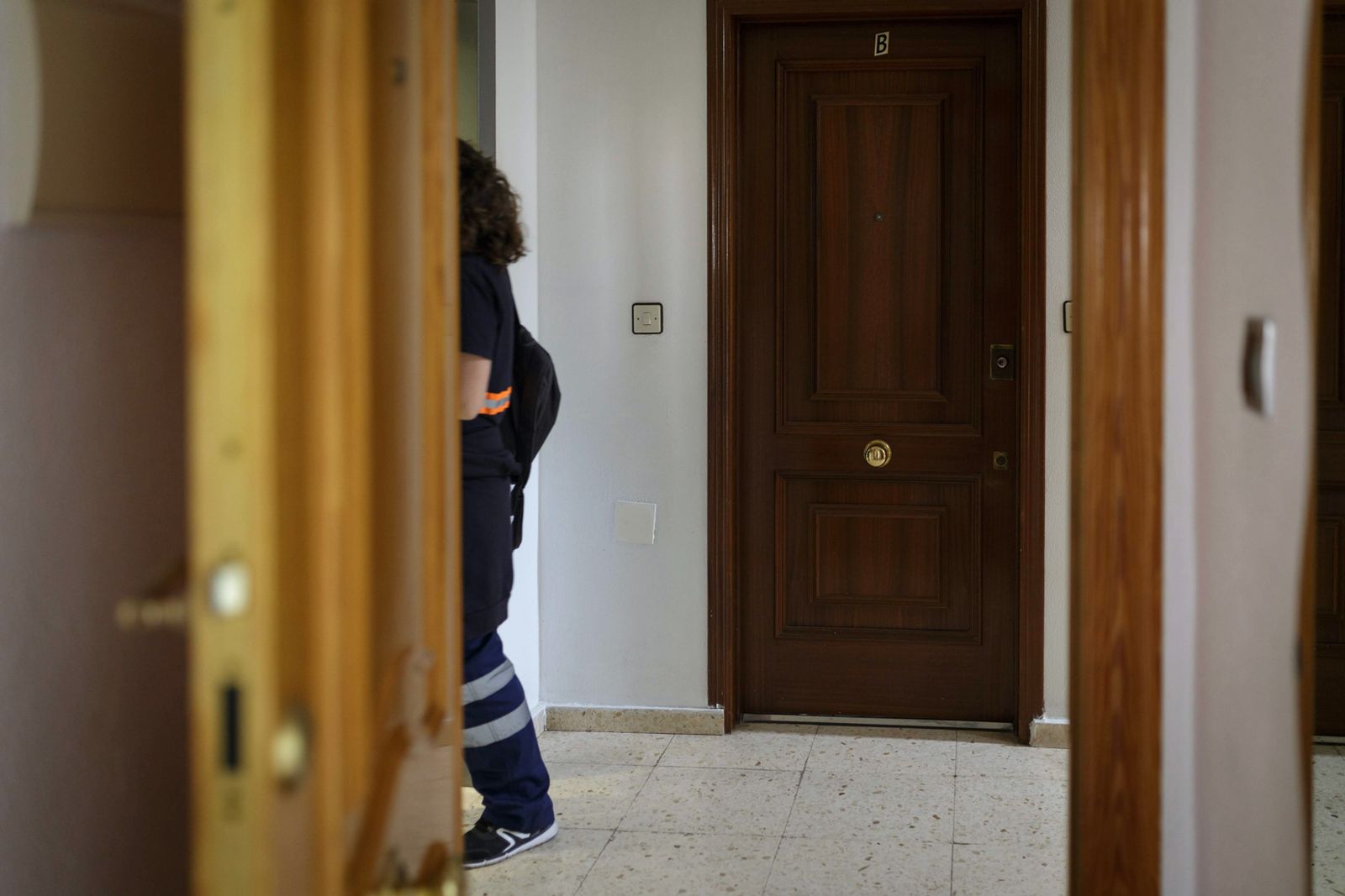 © Oana Nechifor - Molina de Segura, Spain, May 2019 Claudia goes to work in the afternoon shift.