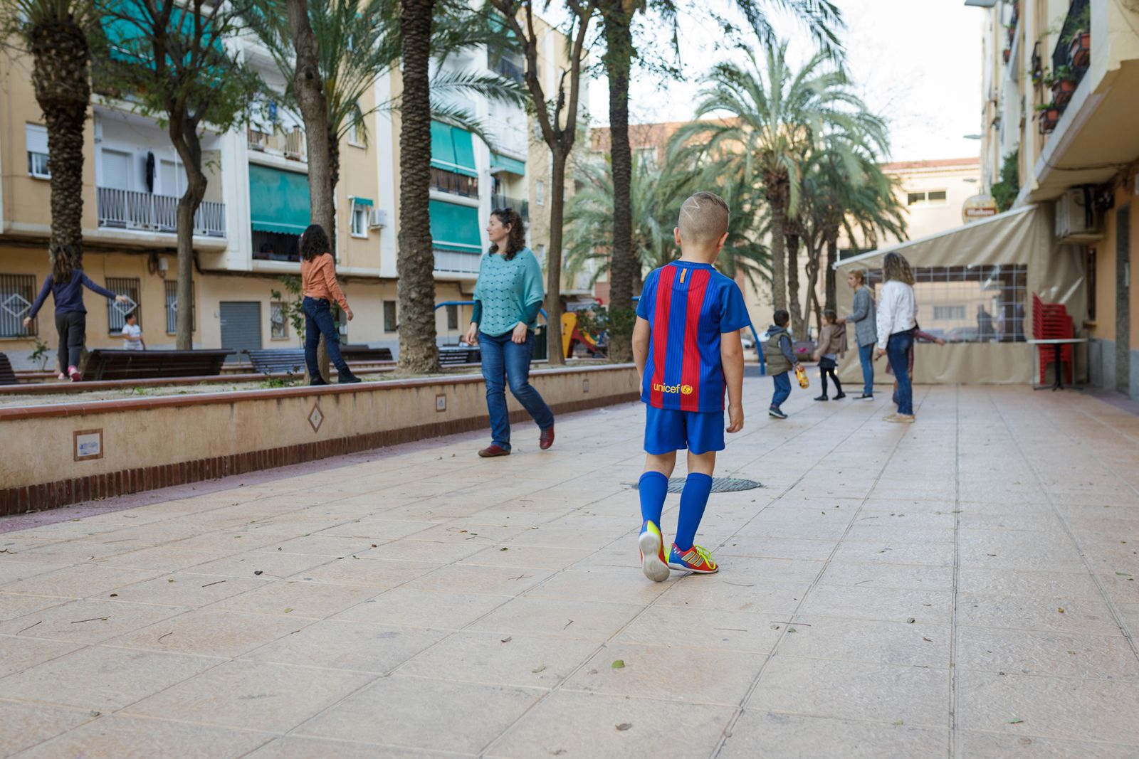 © Oana Nechifor - Elche, Alicante, Spain, May 2019 The Trofin family visits old Romanian friends.