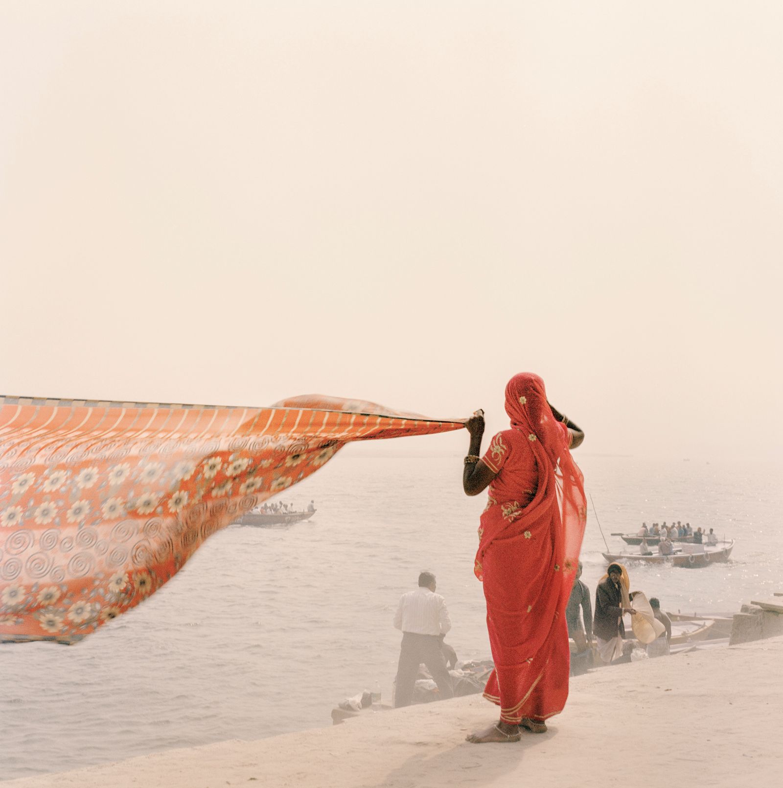 © Giulio Di Sturco - Image from the Living Entity photography project