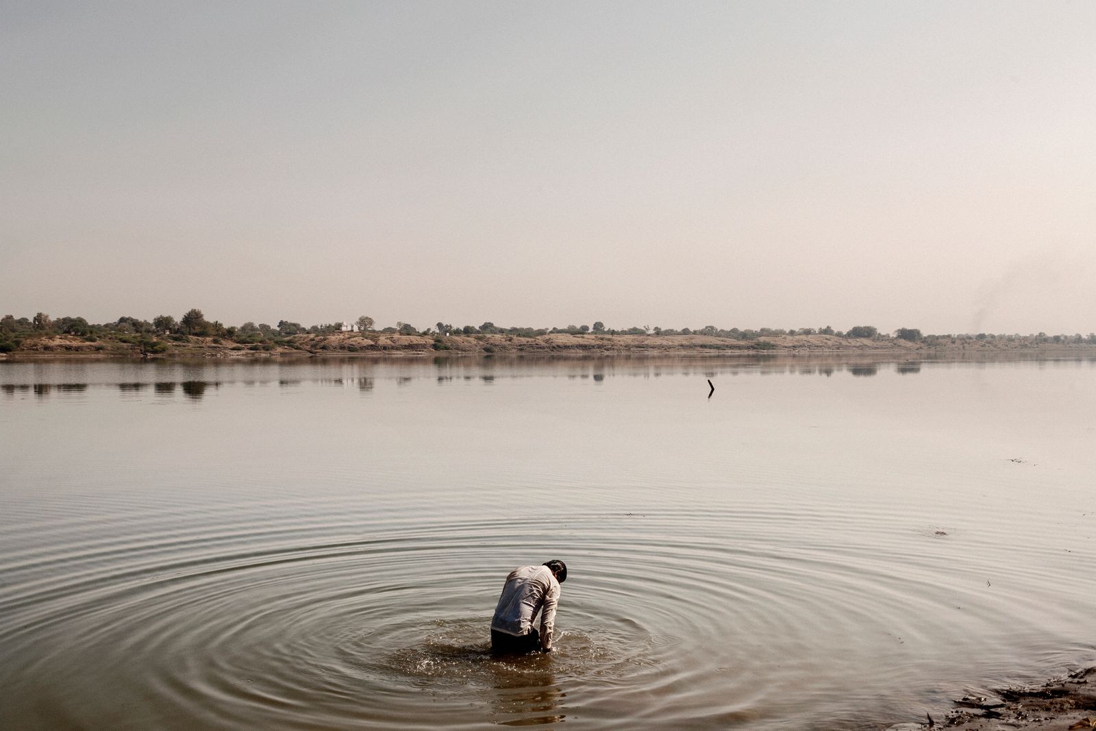 © Giulio Di Sturco - Image from the Living Entity photography project