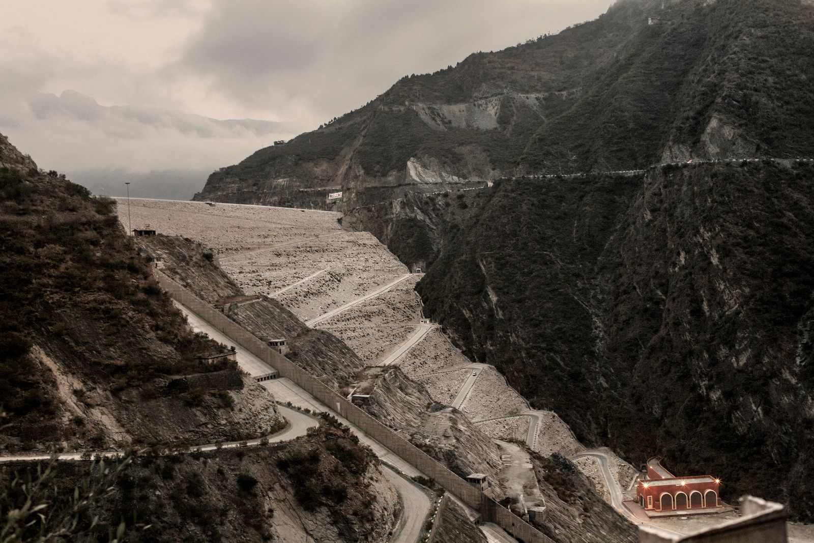 © Giulio Di Sturco - The Tehri dam, one of the most impressive dams in all of Asia.